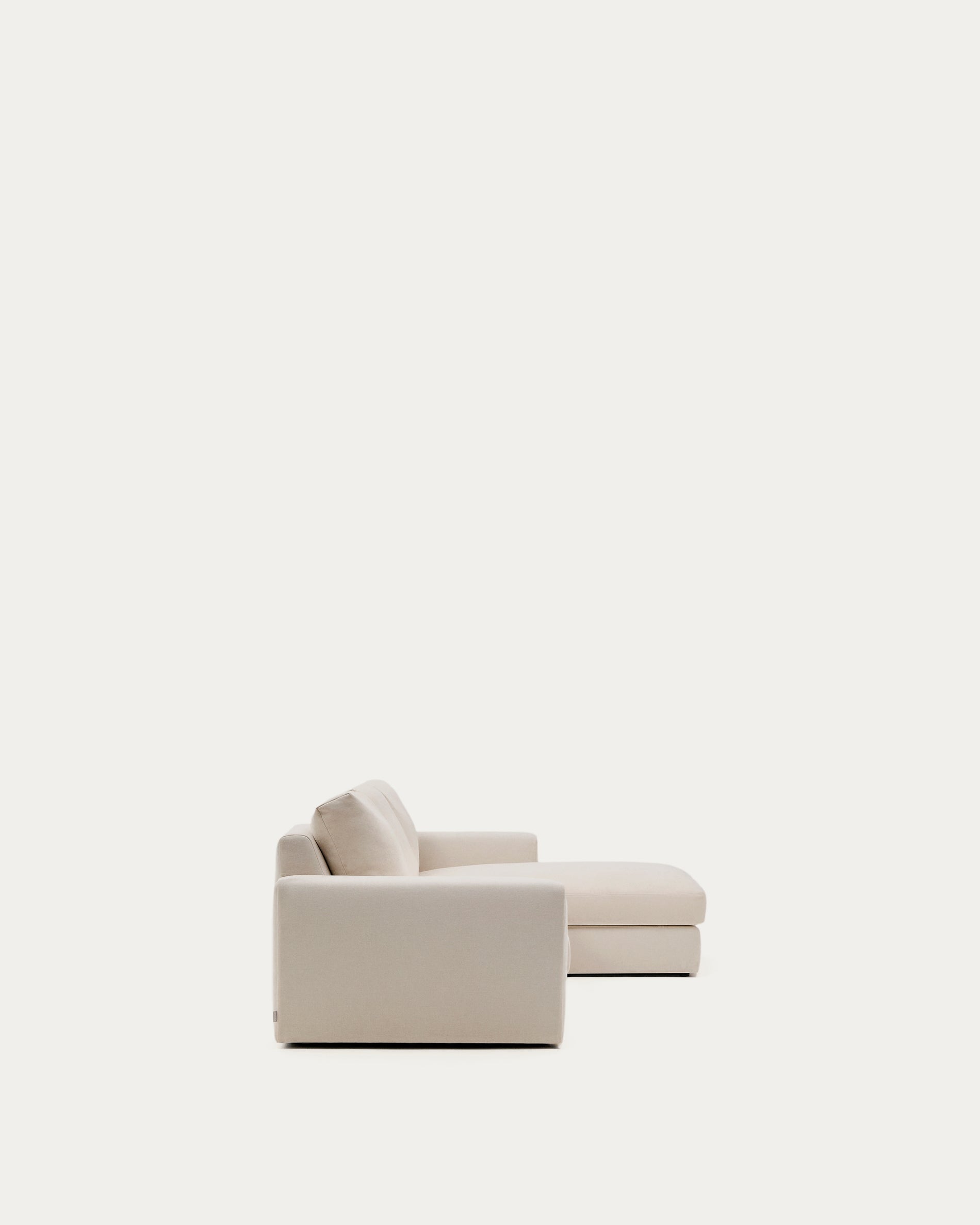 Modulares Sofa Alea für 4 Personen mit abnehmbarem Bezug aus Chenille mit Chaiselongue rechts in Beige, 310 cm in Beige präsentiert im Onlineshop von KAQTU Design AG. 3er Sofa ist von Kave Home