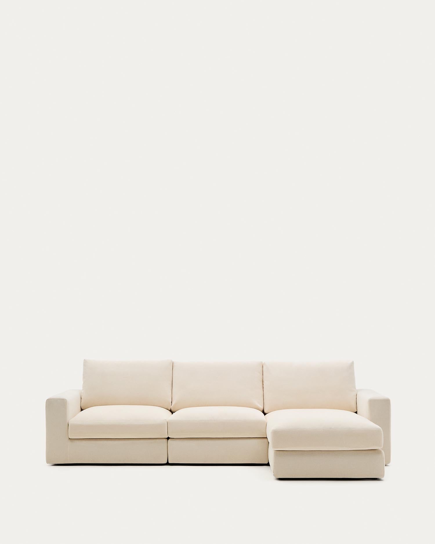 Modulares Sofa Alea für 4 Personen mit abnehmbarem Bezug aus Chenille mit Chaiselongue rechts in Ecru, 310 cm in Ecru präsentiert im Onlineshop von KAQTU Design AG. 4er Sofa ist von Kave Home