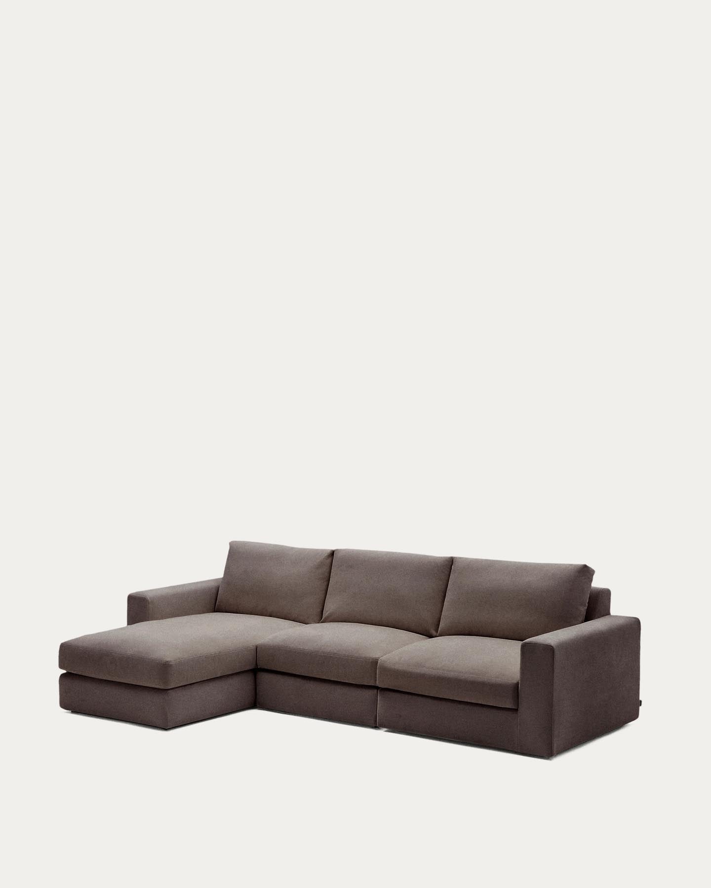 Modulares Sofa Alea für 4 Personen mit abnehmbarem Bezug aus Chenille mit Chaiselongue links in Dunkelbraun, 310 cm in Dunkelbraun präsentiert im Onlineshop von KAQTU Design AG. 3er Sofa ist von Kave Home