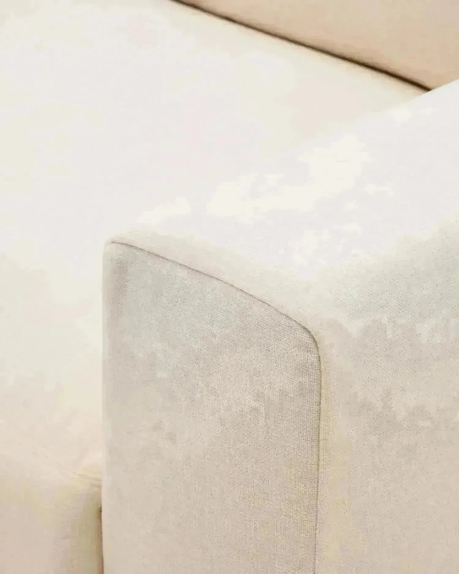 Modulares Sofa Alea für 4 Personen mit abnehmbarem Bezug aus Chenille mit Chaiselongue links in Ecru, 310 cm in Ecru präsentiert im Onlineshop von KAQTU Design AG. 4er Sofa ist von Kave Home