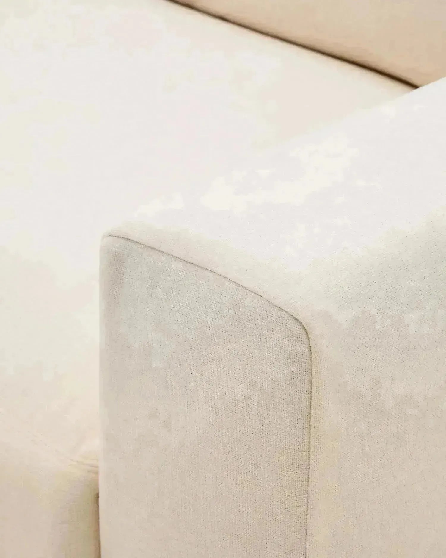 Modulares Sofa Alea für 4 Personen mit abnehmbarem Bezug aus Chenille mit Chaiselongue links in Ecru, 310 cm in Ecru präsentiert im Onlineshop von KAQTU Design AG. 4er Sofa ist von Kave Home
