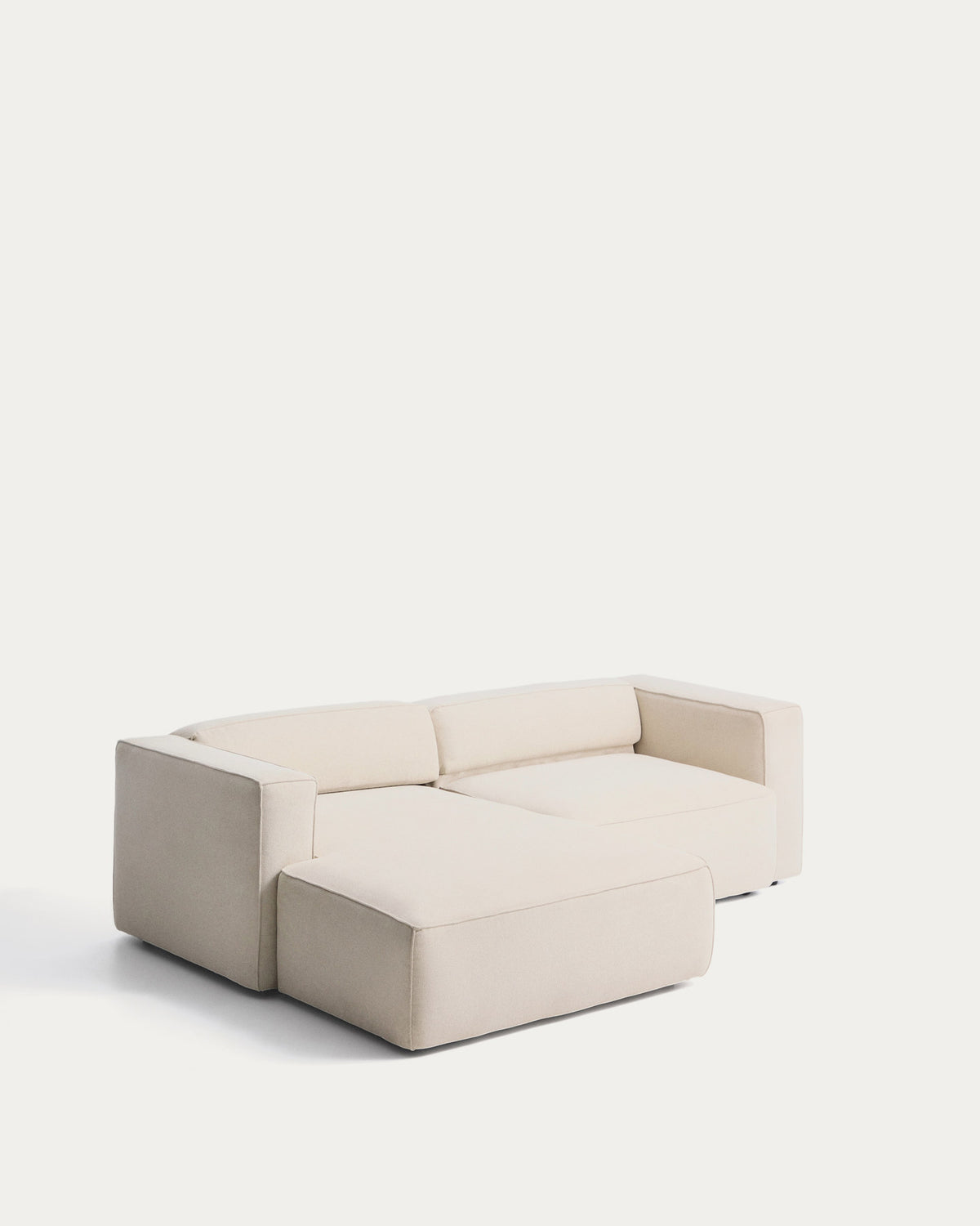 3-Sitzer-Bettsofa Marela in Écru mit Chenille-Bezug, Armlehnen, Chaiselongue links, schwarze Beine