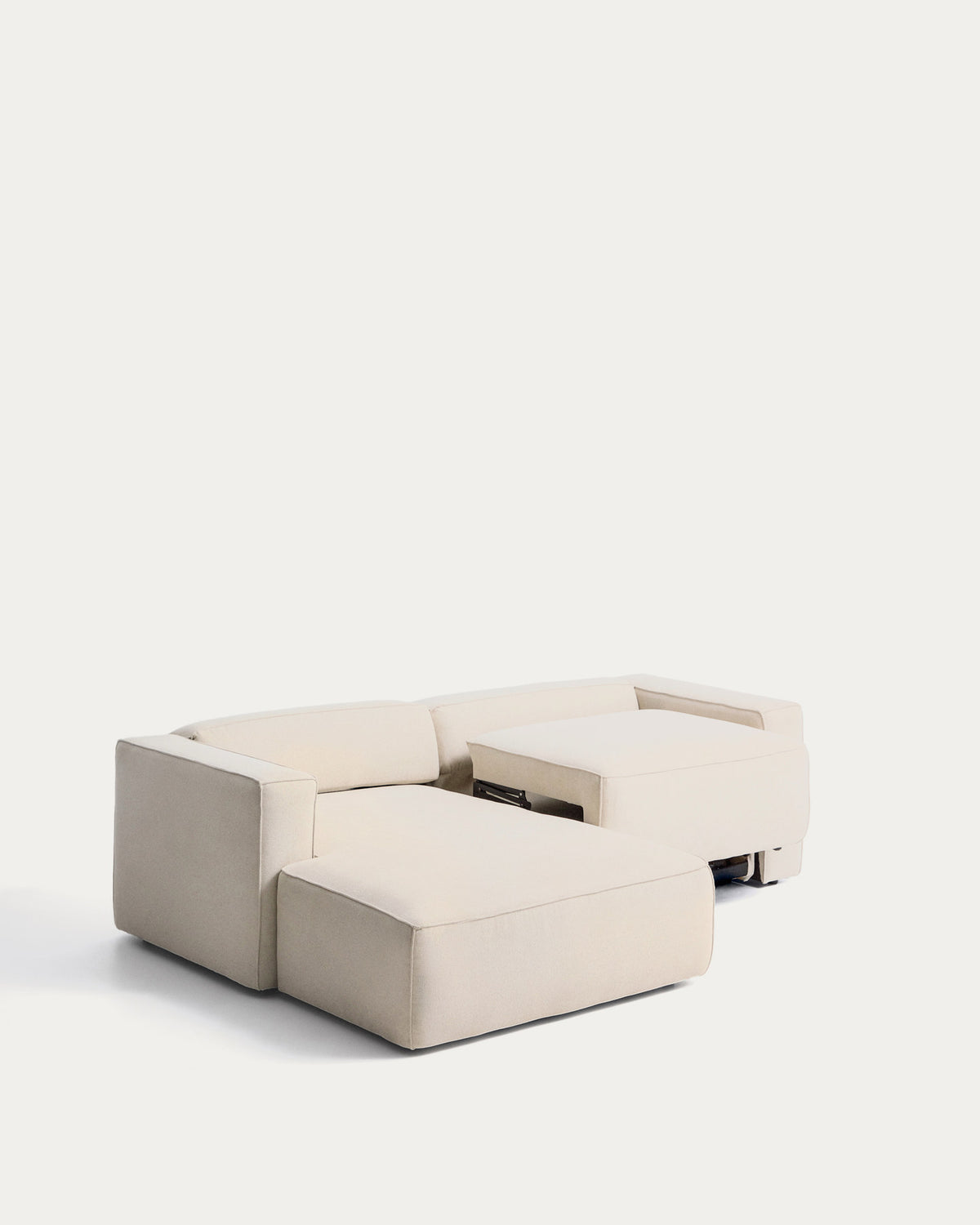 3-Sitzer-Bettsofa Marela in Écru mit Chenille-Bezug, Armlehnen, Chaiselongue links, schwarze Beine