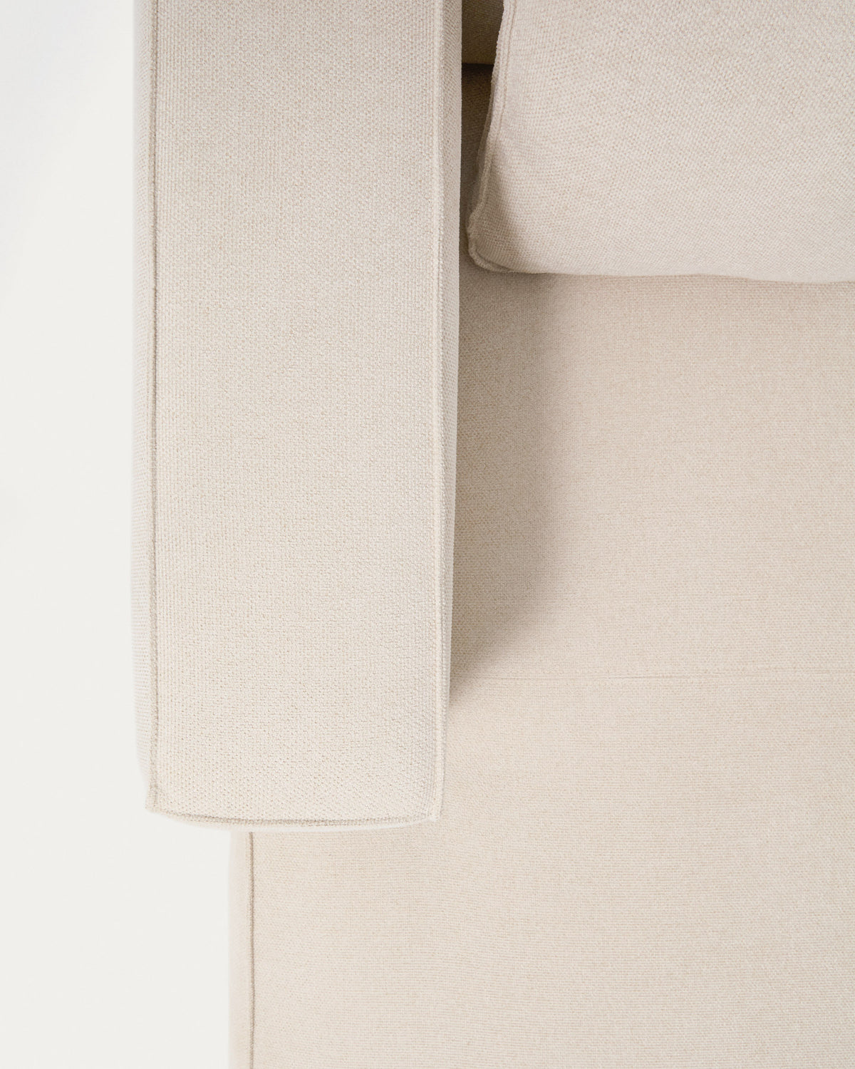 Bettsofa Marela mit Chaiselongue links in ecrufarbener Chenille und schwarzen Beinen