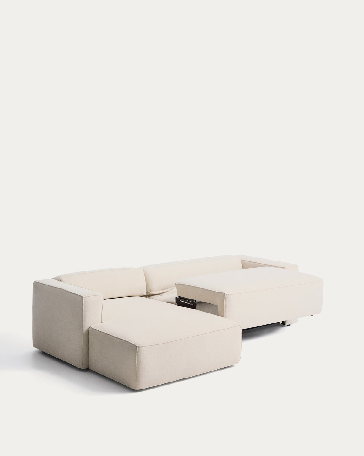 Bettsofa Marela mit Chaiselongue links in ecrufarbener Chenille und schwarzen Beinen