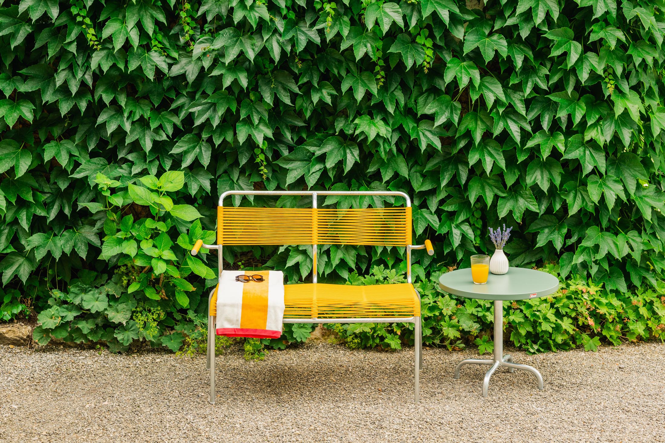 Säntis Metall-Beistelltisch Outdoor ø54 / 50 in Pastellgrün präsentiert im Onlineshop von KAQTU Design AG. Beistelltisch Outdoor ist von Schaffner