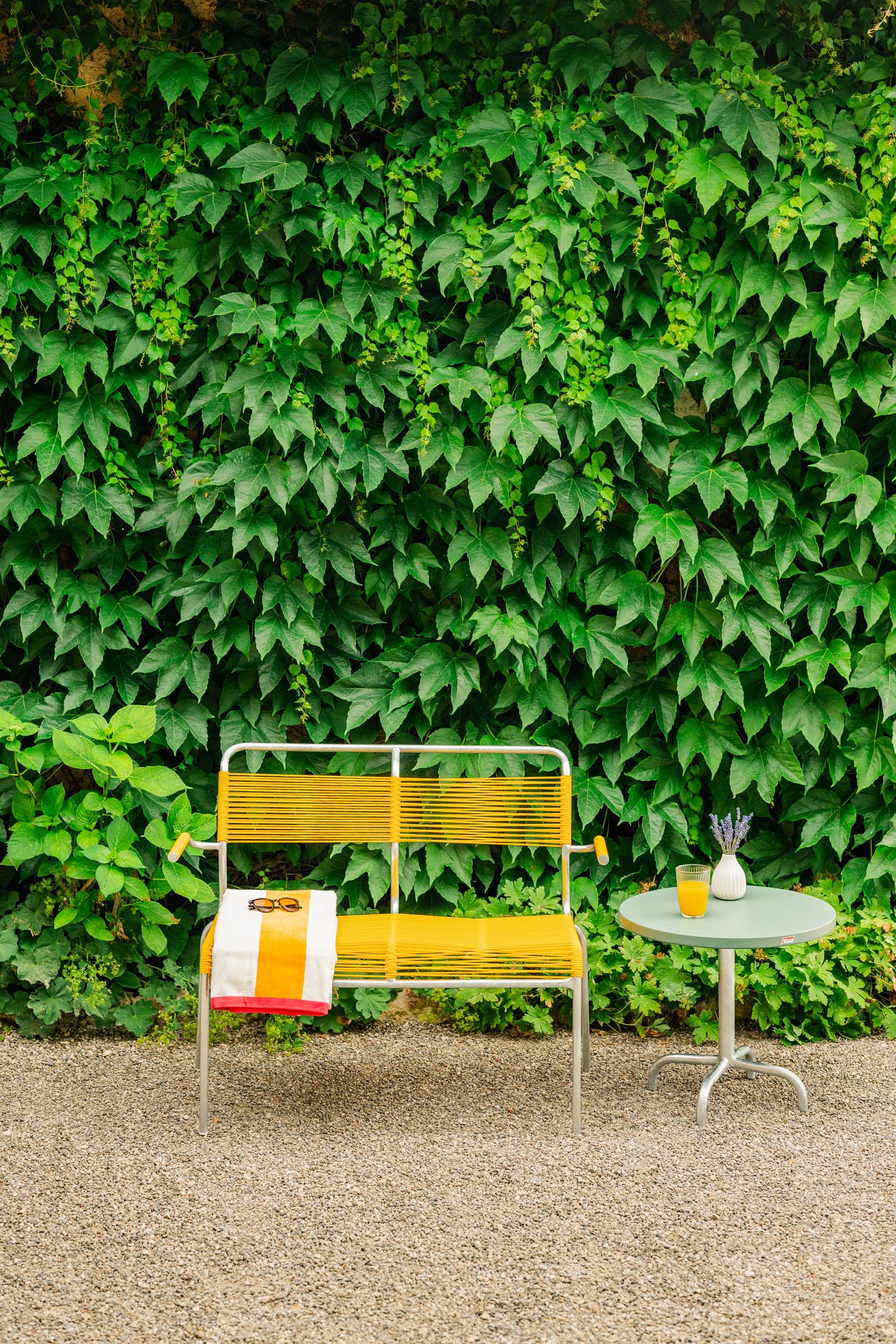 Säntis Metall-Beistelltisch Outdoor ø54 / 50 in Pastellgrün präsentiert im Onlineshop von KAQTU Design AG. Beistelltisch Outdoor ist von Schaffner