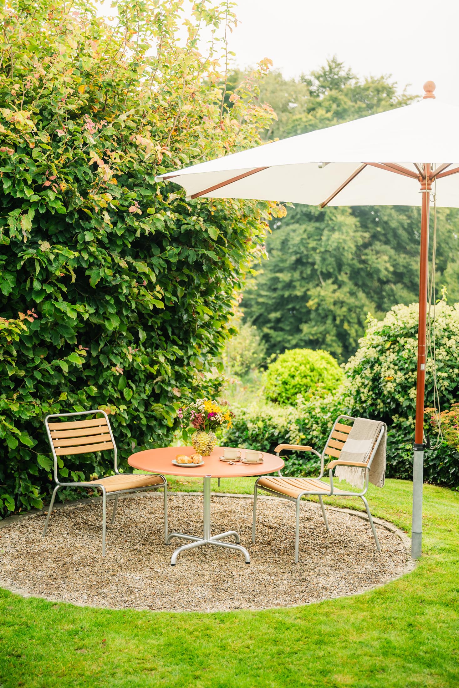 Eleganter, klappbarer Davos Glasfaser-Salontisch ø100/62 cm, wetterfest, hitzebeständig, langlebig und pflegeleicht – ideal für Garten, Terrasse und Outdoor.