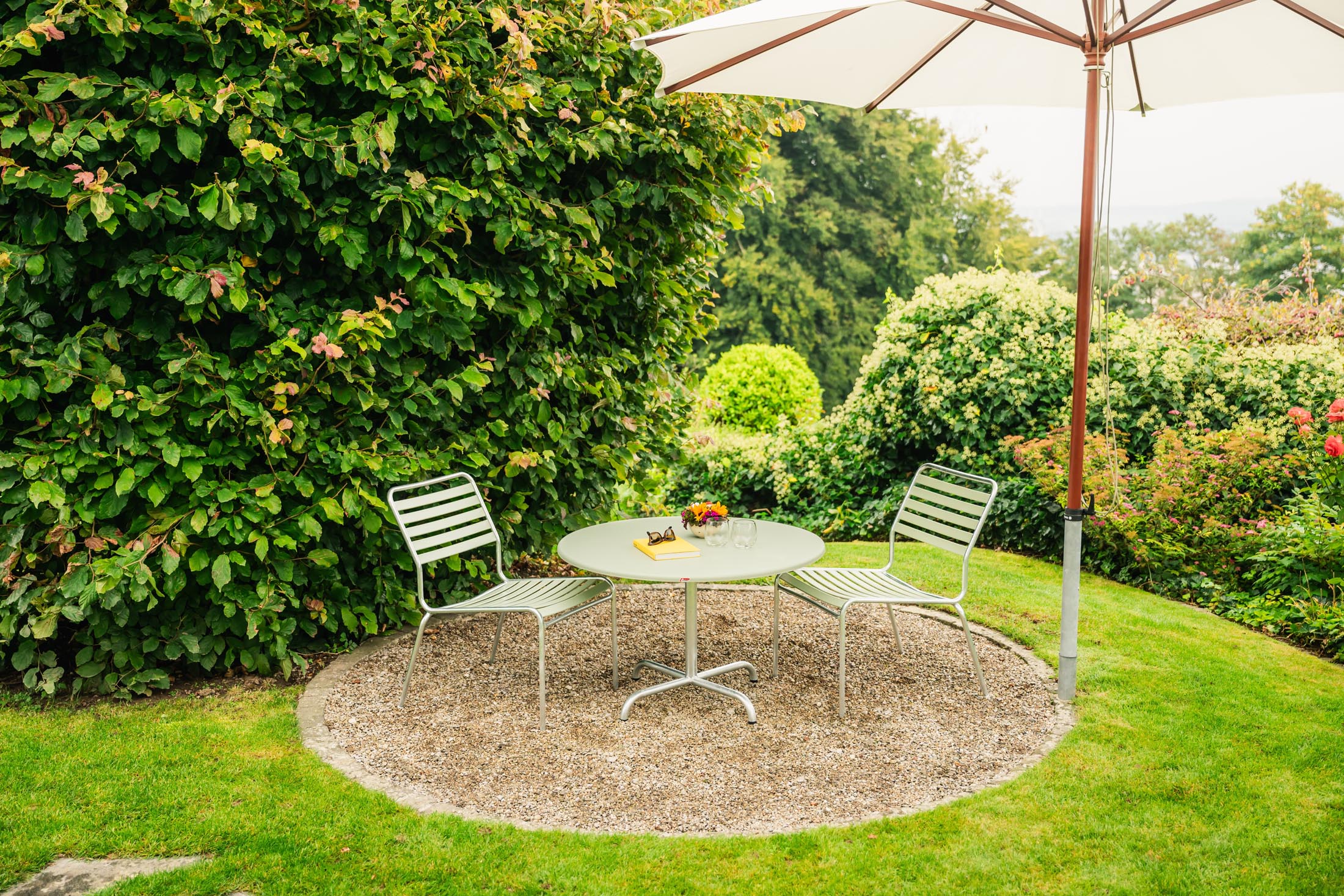 Eleganter, klappbarer Davos Glasfaser-Salontisch ø100/62 cm, wetterfest, langlebig, pflegeleicht und nachhaltig – ideal für Outdoor-Terrassen und Gärten.