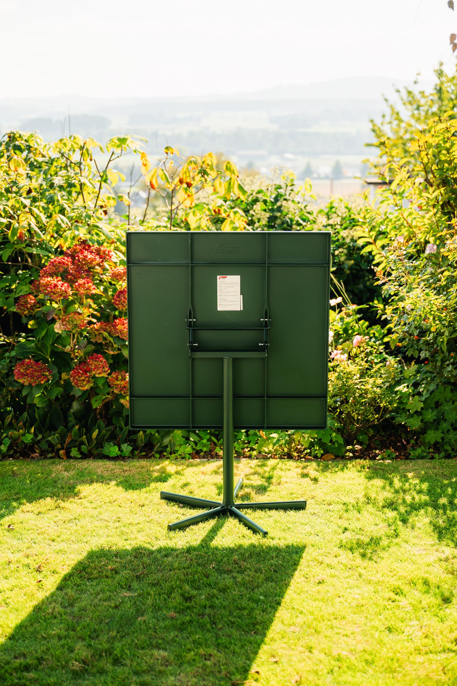 Hochwertiger, klappbarer Bodensee Glasfaser-Gartentisch 80x80 cm von Schaffner – wetterfest, hitzebeständig, langlebig und stilvoll für Ihren Außenbereich.