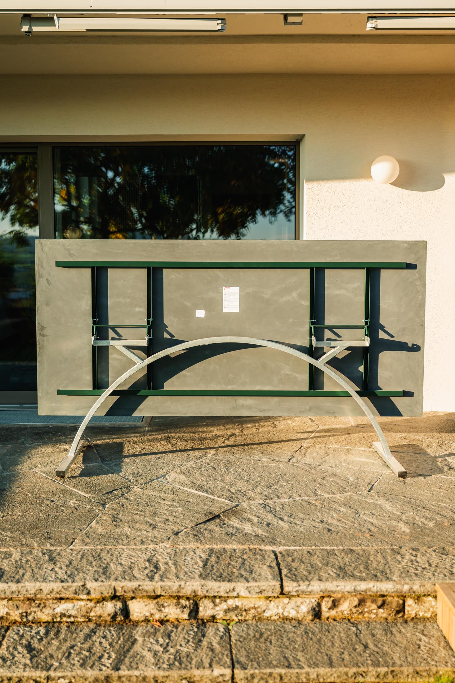 Bernardino Gartentisch aus Glasfaser 220x100 klappbar in Alusilber präsentiert im Onlineshop von KAQTU Design AG. Gartentisch ist von Schaffner