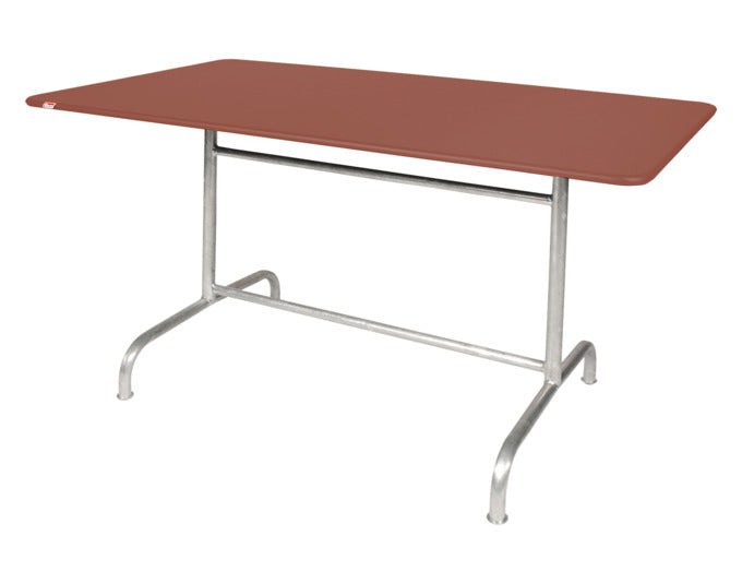 Rigi Metall-Gartentisch 140x80 klappbar in Pastellterracotta präsentiert im Onlineshop von KAQTU Design AG. Gartentisch ist von Schaffner