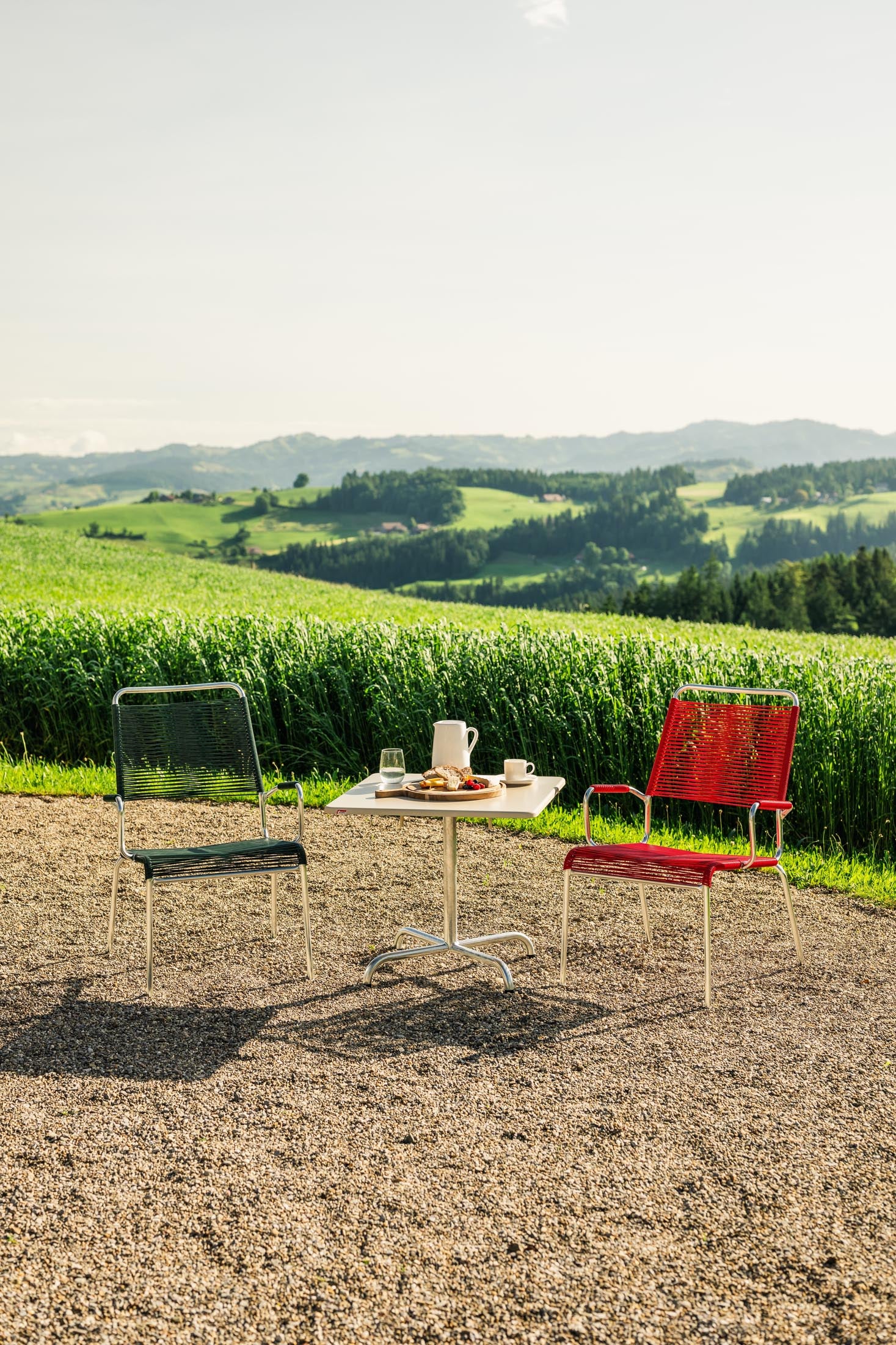 Eleganter Davos Glasfaser-Salontisch 70x70 cm, klappbar, wetterfest, hitzebeständig, langlebig und pflegeleicht – ideal für Garten, Terrasse und Gastronomie.