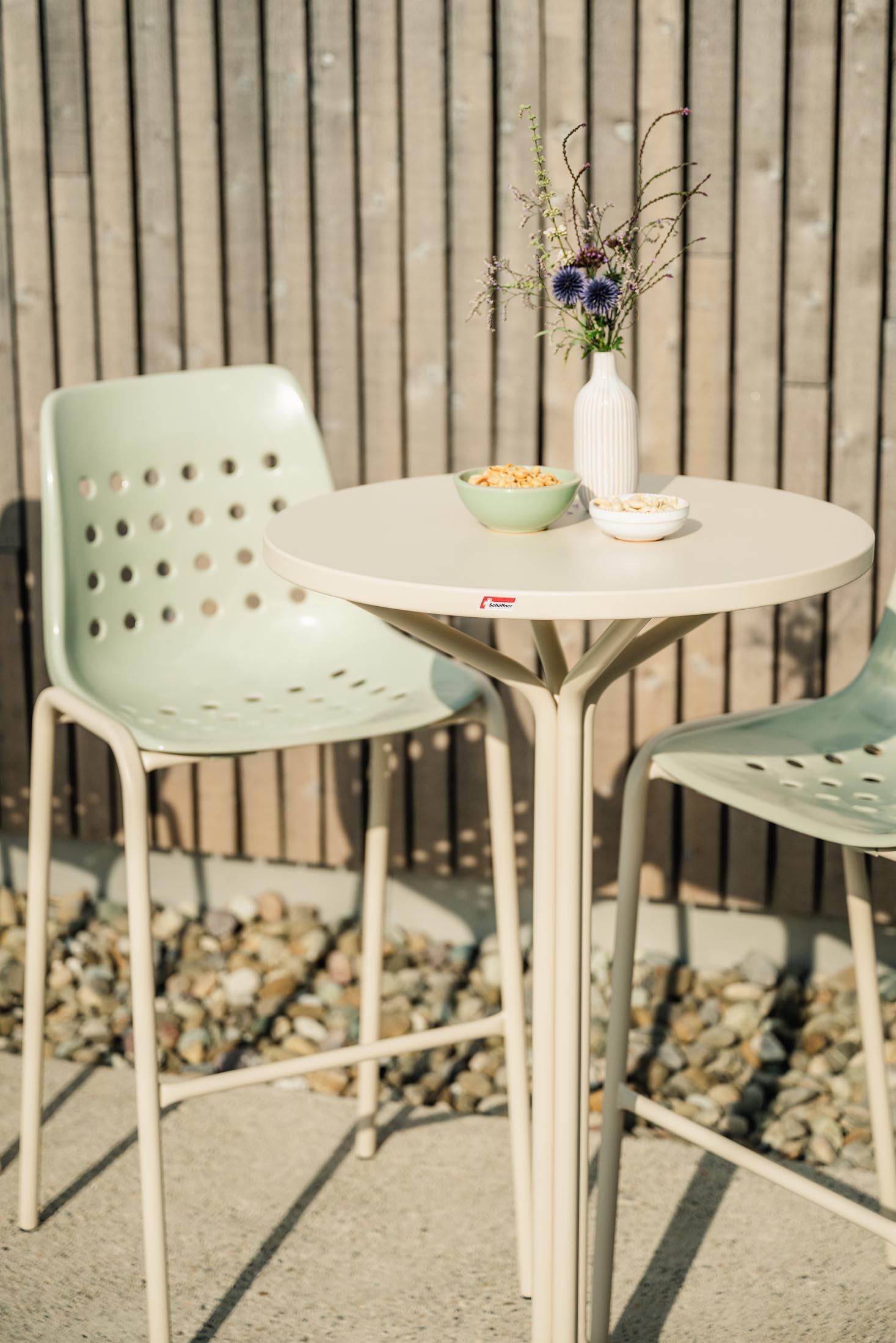 Hochwertiger PIX Metall-Stehtisch Outdoor ø80/110 von Schaffner – wetterfest, schnell montiert, langlebig, perfekt für Terrasse, Garten und Events im Freien.