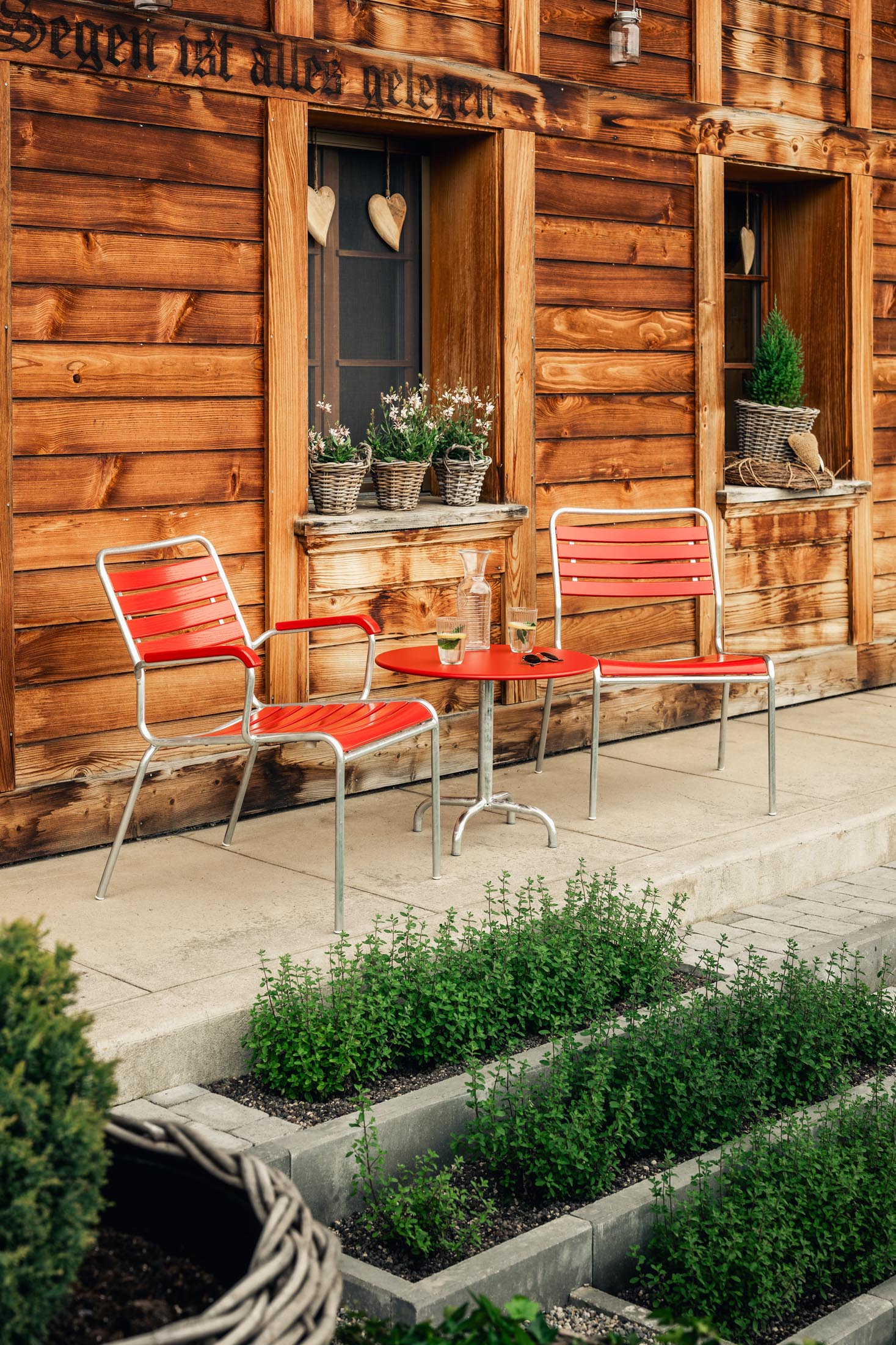 Rigi Holzlatten-Salonsessel  ohne Armlehne in Natur geölt  präsentiert im Onlineshop von KAQTU Design AG. Outdoor-Sessel ist von Schaffner