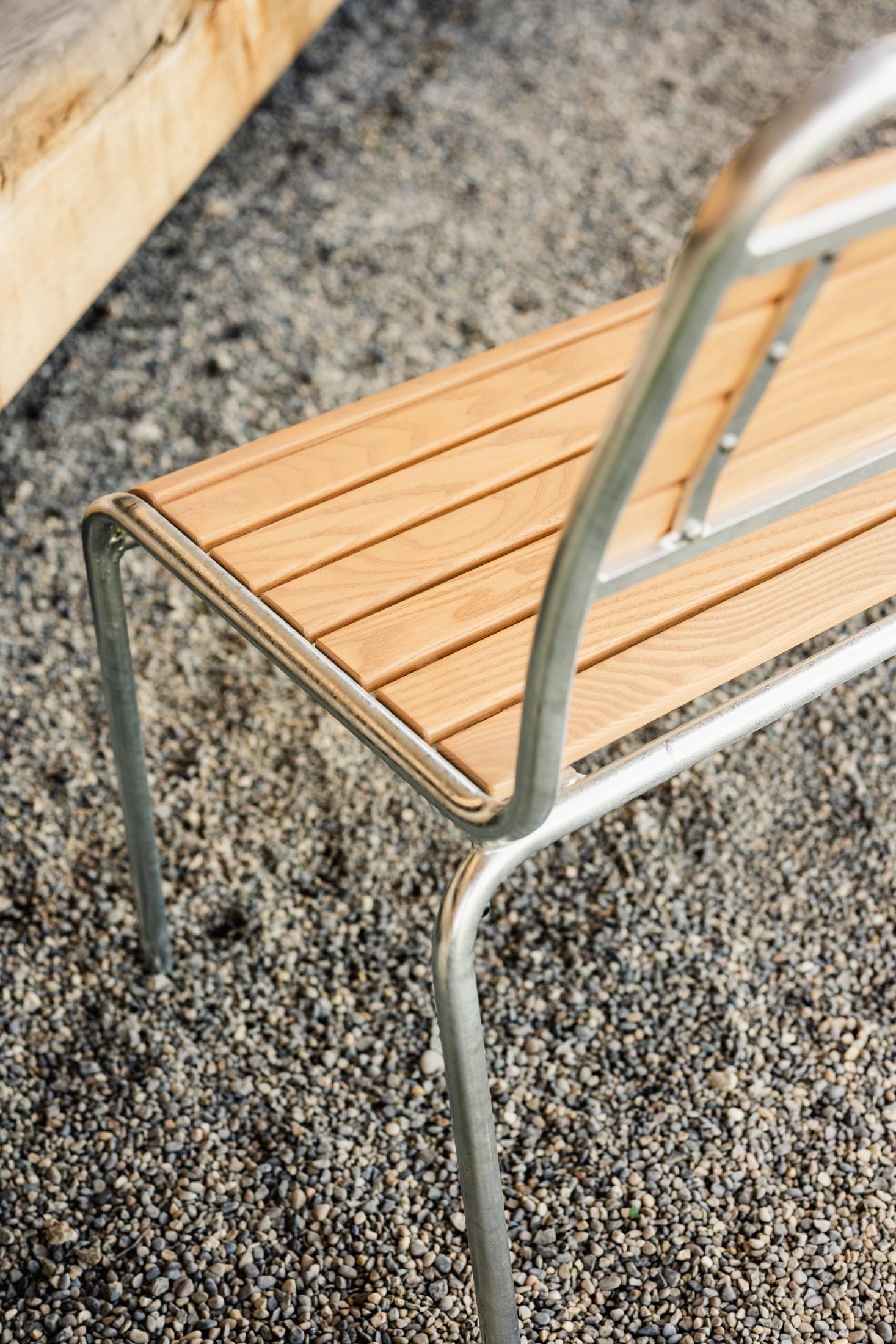 Rigi Holzlatten-3er-Gartenbank ohne Armlehne in Natur geölt  präsentiert im Onlineshop von KAQTU Design AG. Gartenbank ist von Schaffner