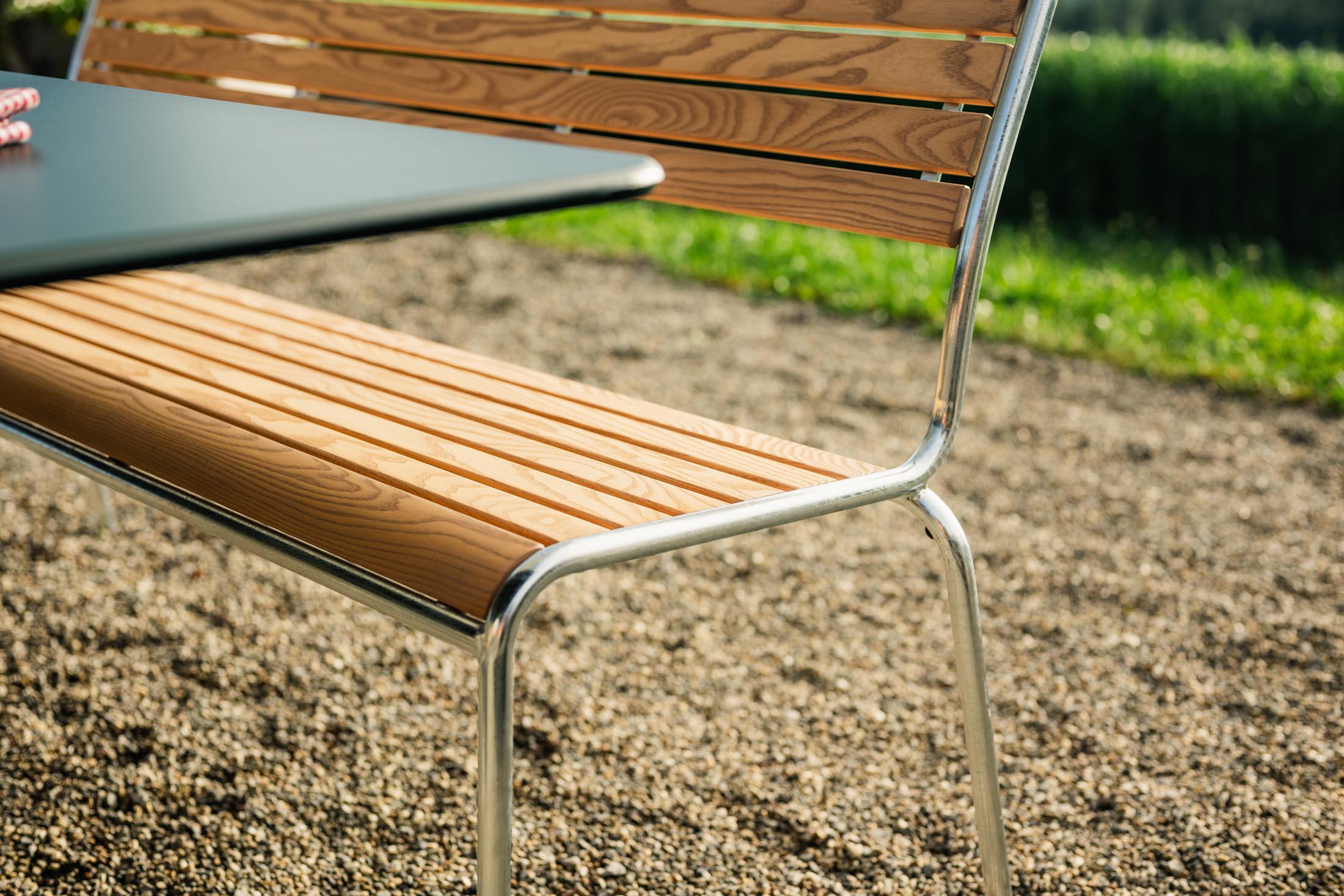 Rigi Holzlatten-3er-Gartenbank ohne Armlehne in Natur geölt  präsentiert im Onlineshop von KAQTU Design AG. Gartenbank ist von Schaffner