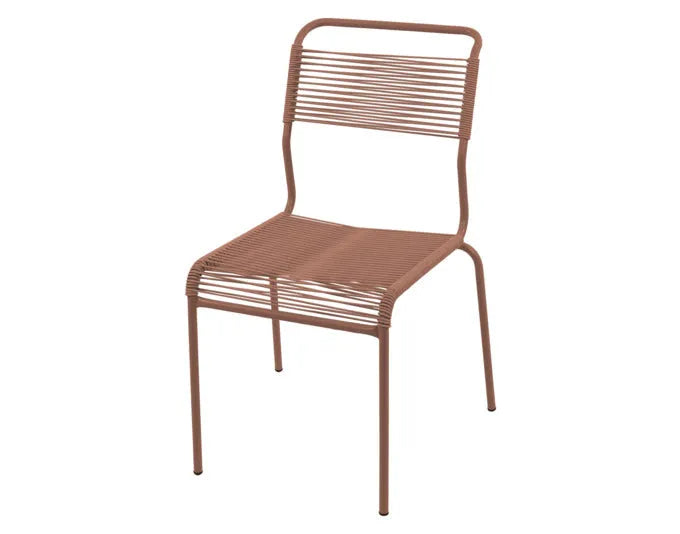 Der Säntis Stuhl Spaghetti ohne Armlehne von Schaffner bietet modernes Design, Robustheit und Bequemlichkeit für den Außenbereich.