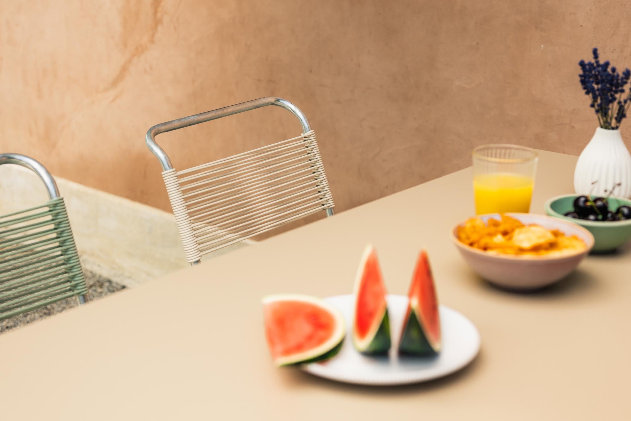 Säntis Spaghetti-Barstuhl Outdoor ohne Armlehne in Pastellgrün präsentiert im Onlineshop von KAQTU Design AG. Outdoor-Barstuhl ist von Schaffner
