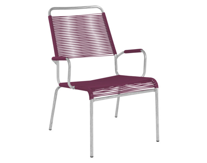 Schaffner Rigi Spaghetti-Salonsessel mit Armlehne aus wetterfestem Eschenholz, langlebig, komfortabel und stilvoll für Garten, Balkon und Terrasse.