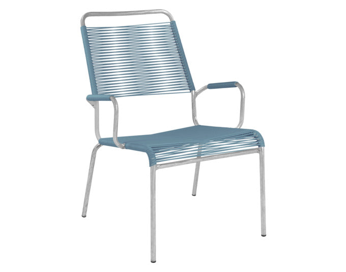 Rigi Spaghetti-Salonsessel  mit Armlehne in Pastellblau präsentiert im Onlineshop von KAQTU Design AG. Gartenstuhl mit Armlehnen ist von Schaffner
