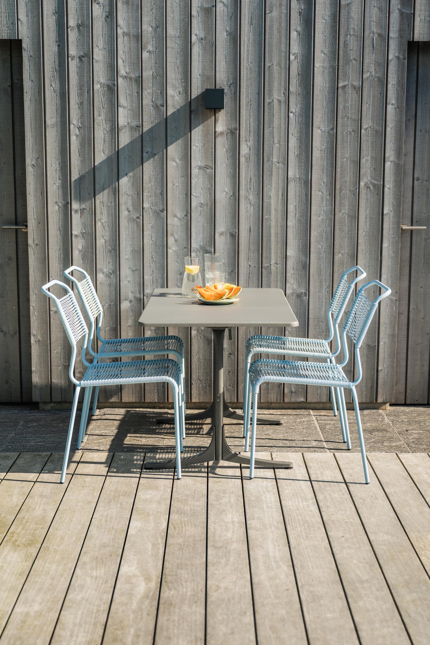 Säntis Spaghetti-Gartenstuhl ohne Armlehne in Pastellblau präsentiert im Onlineshop von KAQTU Design AG. Gartenstuhl ist von Schaffner
