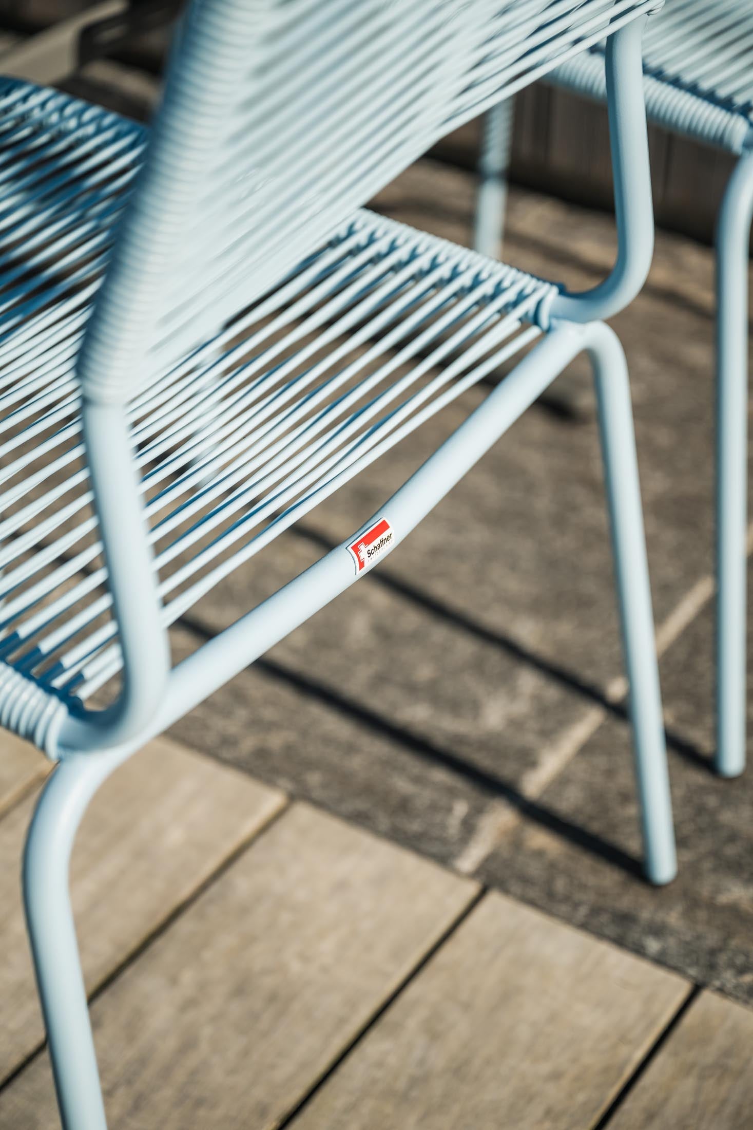 Stilvoller, wetterfester Säntis Spaghetti-Gartenstuhl ohne Armlehne von Schaffner, langlebig, umweltfreundlich, modern, perfekt für Terrasse und Garten.