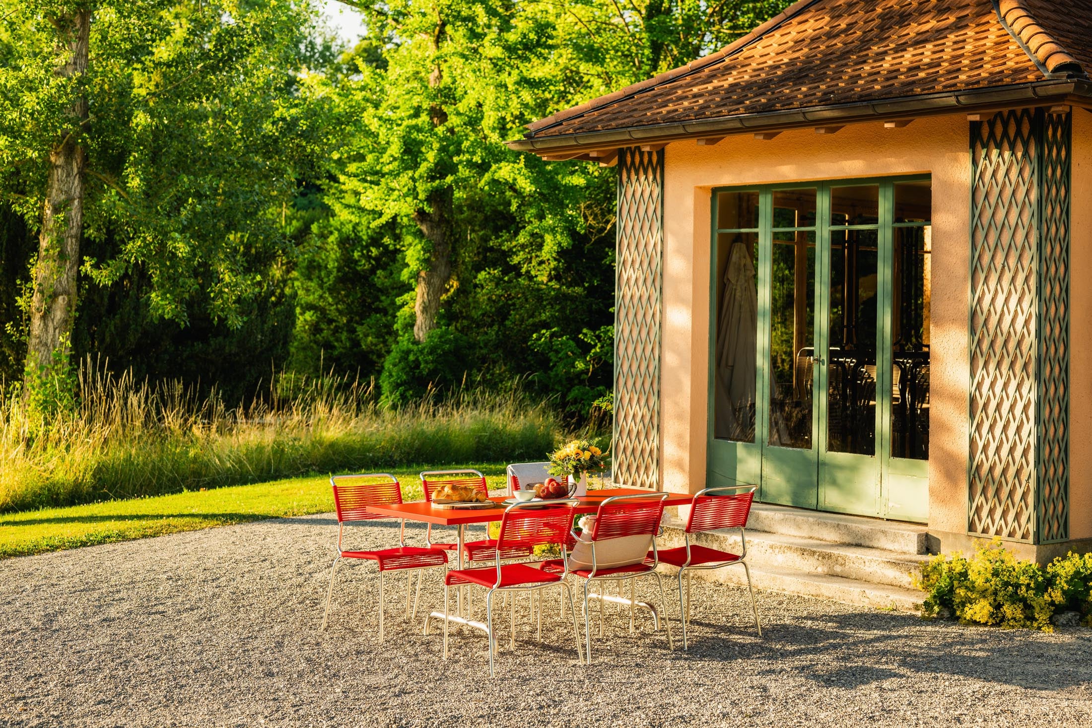 Säntis Spaghetti-Gartenstuhl ohne Armlehne in Rot präsentiert im Onlineshop von KAQTU Design AG. Gartenstuhl ist von Schaffner