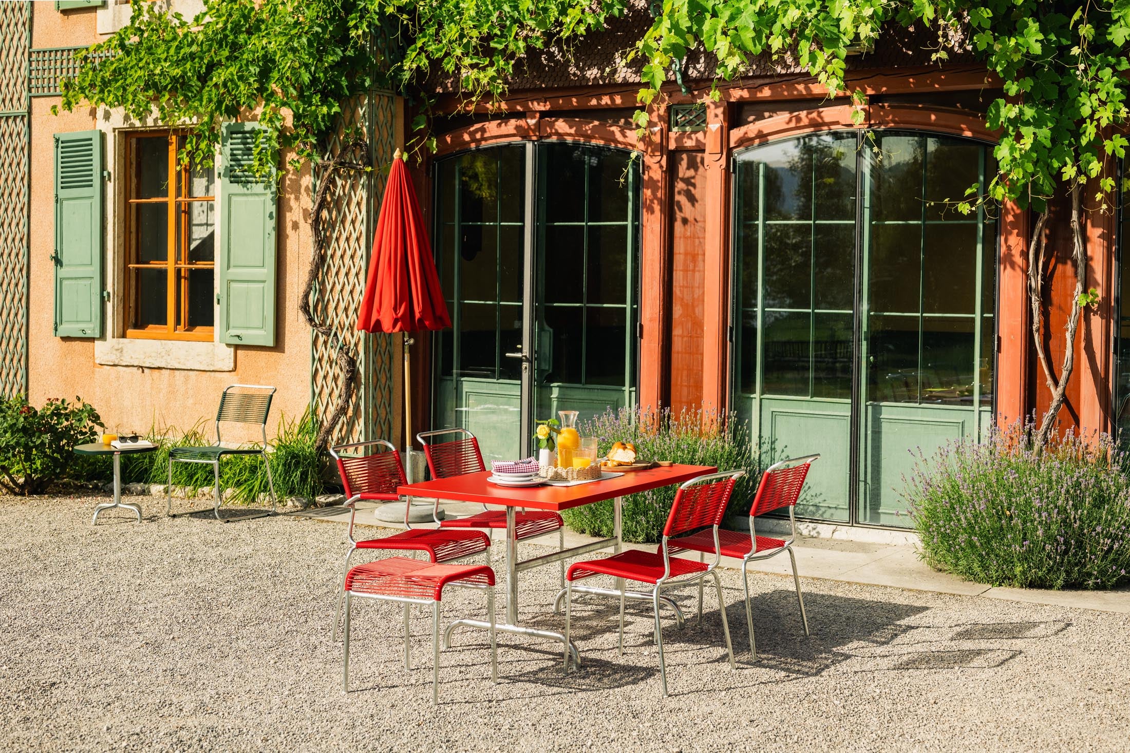 Stilvoller, wetterfester Säntis Spaghetti-Gartenstuhl ohne Armlehne von Schaffner, langlebig, umweltfreundlich, modern, perfekt für Terrasse und Garten.