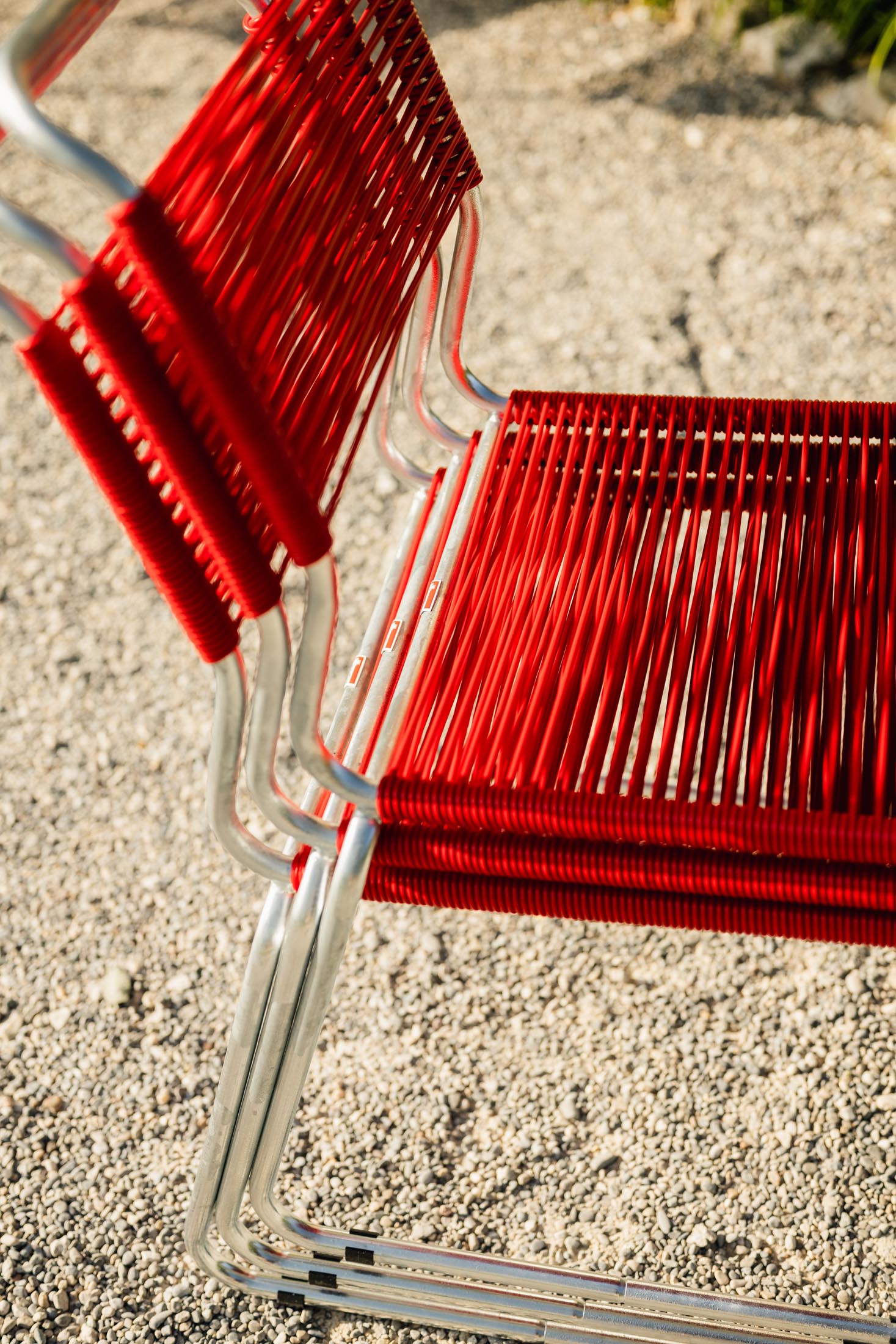 Spaghettistuhl Säntis mit Kufen in Rot präsentiert im Onlineshop von KAQTU Design AG. Gartenstuhl ist von Schaffner