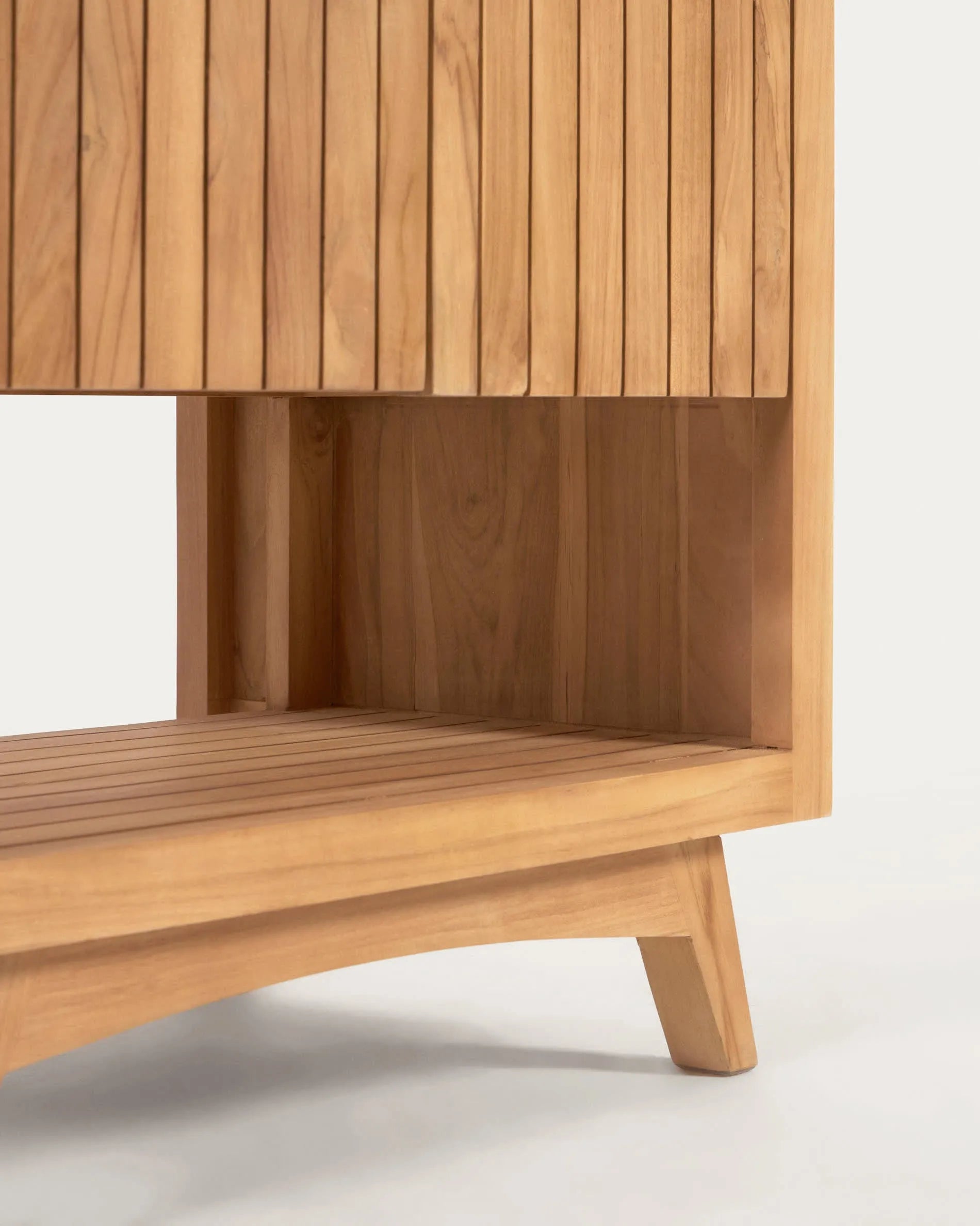 Elegantes Badezimmermöbel aus massivem Teakholz, rechteckig, 70x50 cm, von Kave Home – robust und ideal für moderne Badezimmer.