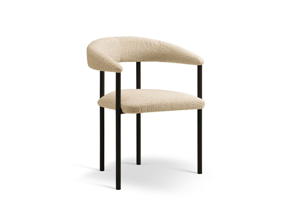 Zwei Bouclé-Stühle in Beige mit Buchenholzgestell, gepolstertem Sitz und Stahlbeinen, Serie Lea von Cosmopolitan Design, Sitzhöhe 46 cm.