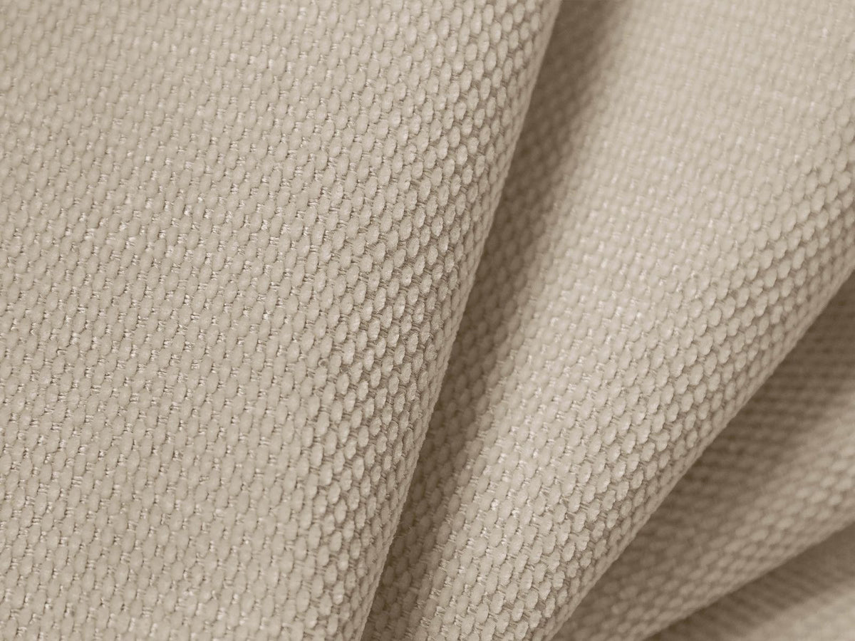 Beige gepolsterter Bowe Stuhl von Cosmopolitan Design mit Chenille-Stoff Rebel und schwarzen Holzbeinen, Sitzhöhe 9 cm, ohne Armlehne.