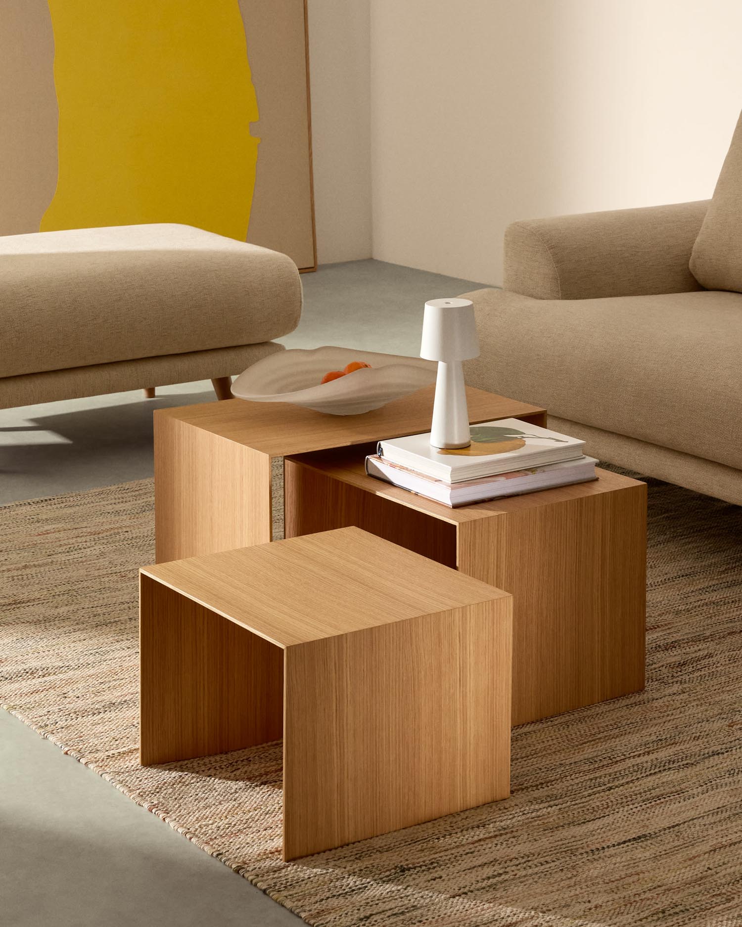 Set Litto: 3 Satztische aus Eichenfurnier, naturfarben, Maße 60x40, 51x36, 42x31 cm, stilvoll und praktisch für Ihr Zuhause.