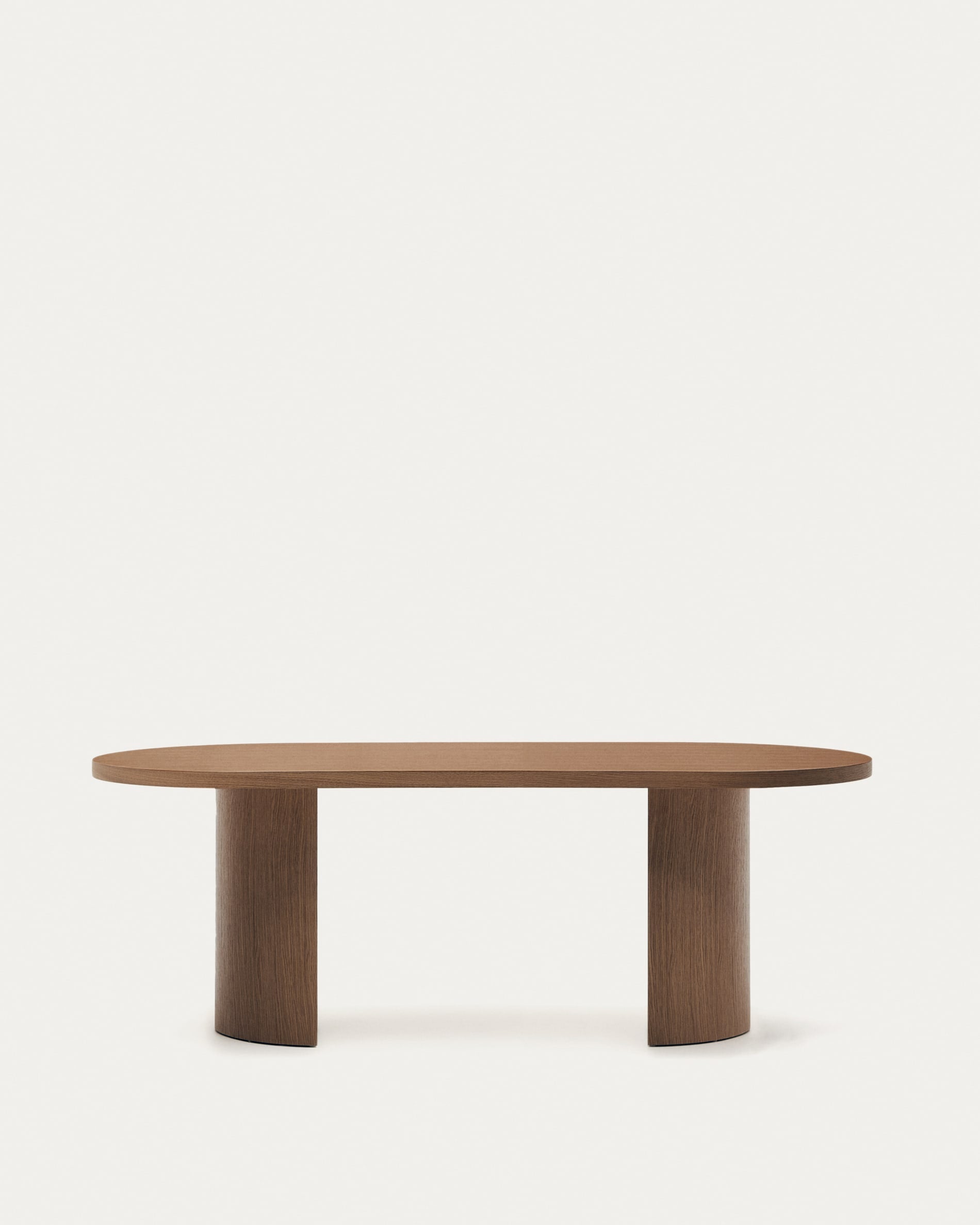 Eleganter Esstisch Nealy aus Nussbaumfurnier, dunkles Finish, 200x100 cm, ideal für stilvolle Wohn- und Esszimmer, von Kave Home.