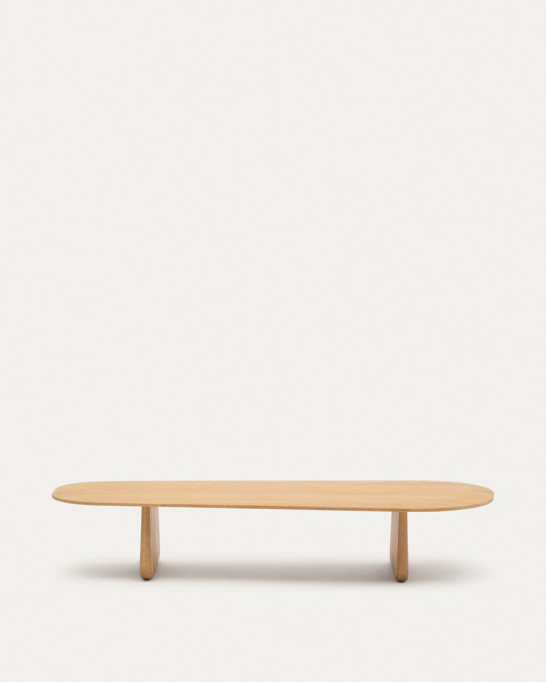 Couchtisch Pirita aus massiver Eiche mit natürlichem Finish 146 x 56,5 cm FSC 100%
