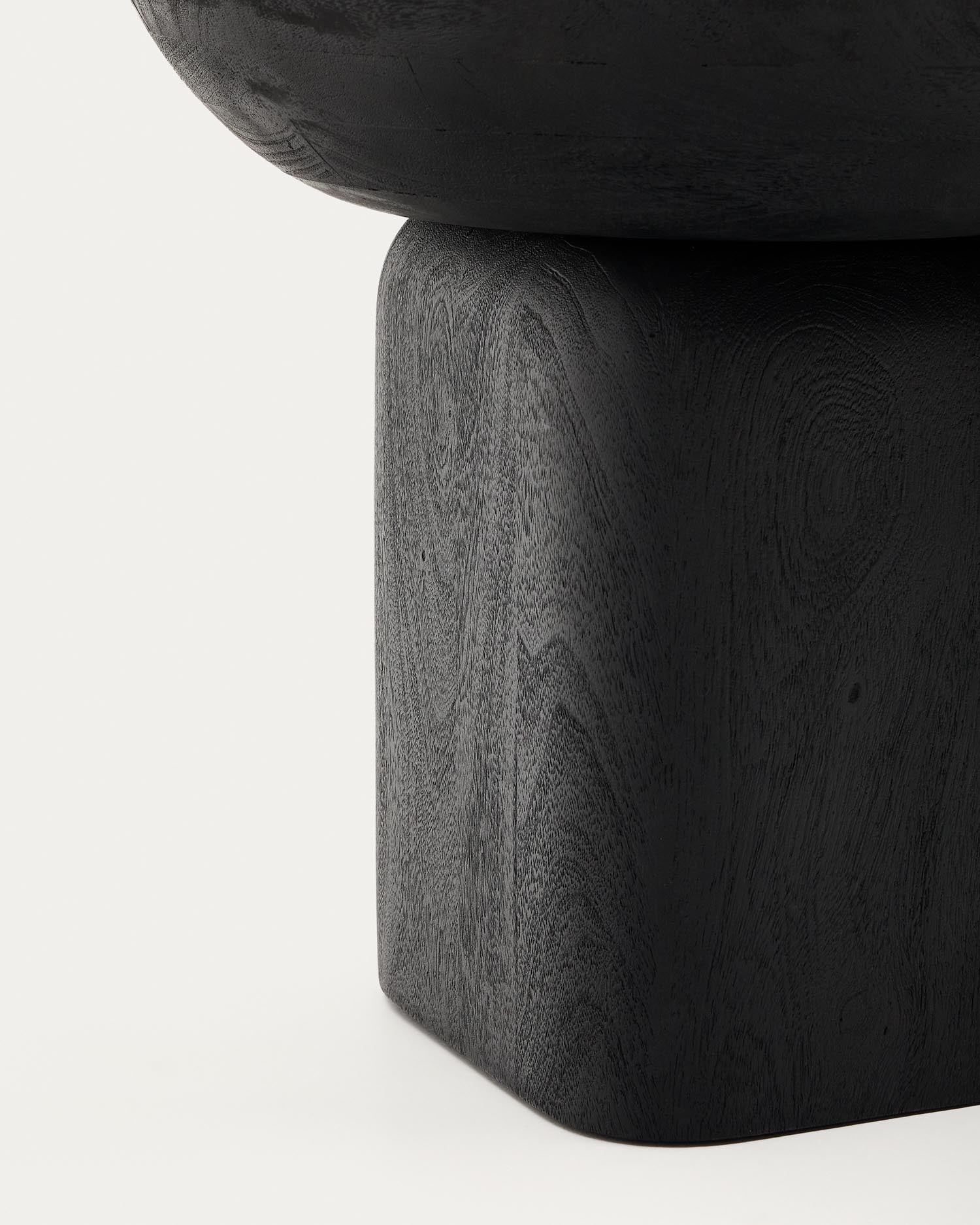 Stilvoller Beistelltisch Ovak aus massivem Akazienholz mit elegantem schwarzem Finish, Ø50 cm – perfekt für jedes Zuhause und umweltbewusste Einrichtung.