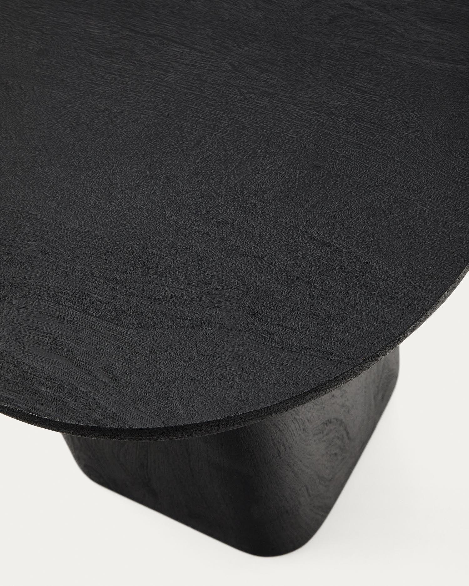 Eleganter Beistelltisch Ovak aus FSC-zertifiziertem Akazienholz mit schwarzem Finish, Ø50 cm – ideal für stilvolle und nachhaltige Wohnräume.