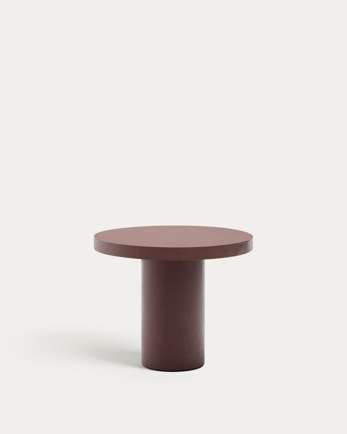 Runder Tisch Aiguablava aus Zement in Terrakotta Ø 90 cm in  präsentiert im Onlineshop von KAQTU Design AG. Gartentisch ist von Kave Home