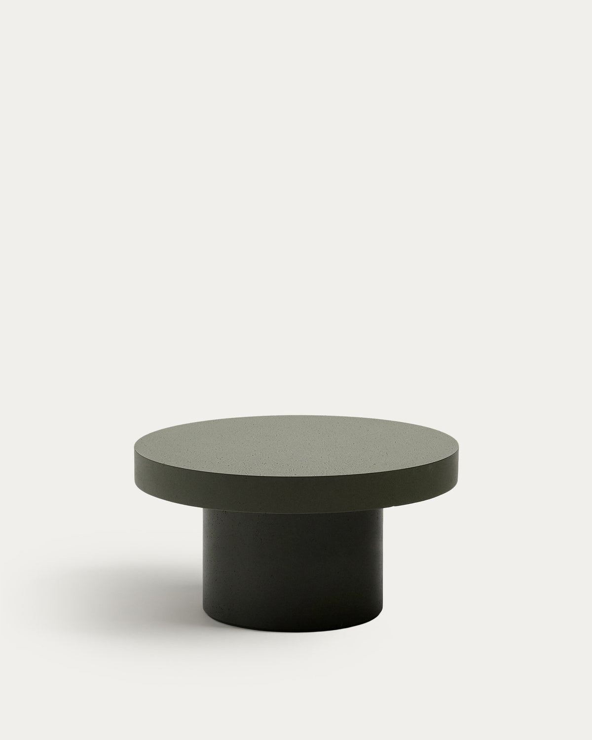 Couchtisch Aiguablava aus Zement in Grün Ø 90 cm in Dunkelgrün präsentiert im Onlineshop von KAQTU Design AG. Loungetisch ist von Kave Home