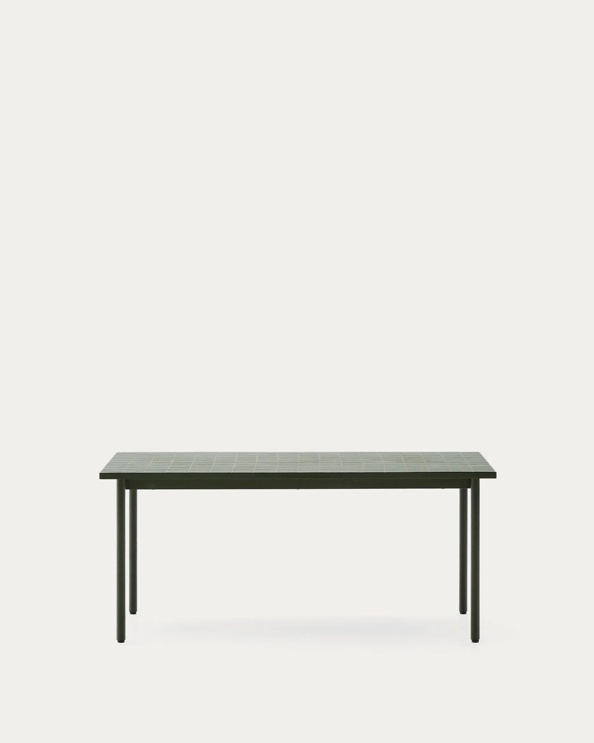 Eleganter Outdoor-Tisch Maurina aus grünem Stahl mit Kacheln, 182x91 cm, perfekt für Garten oder Terrasse.