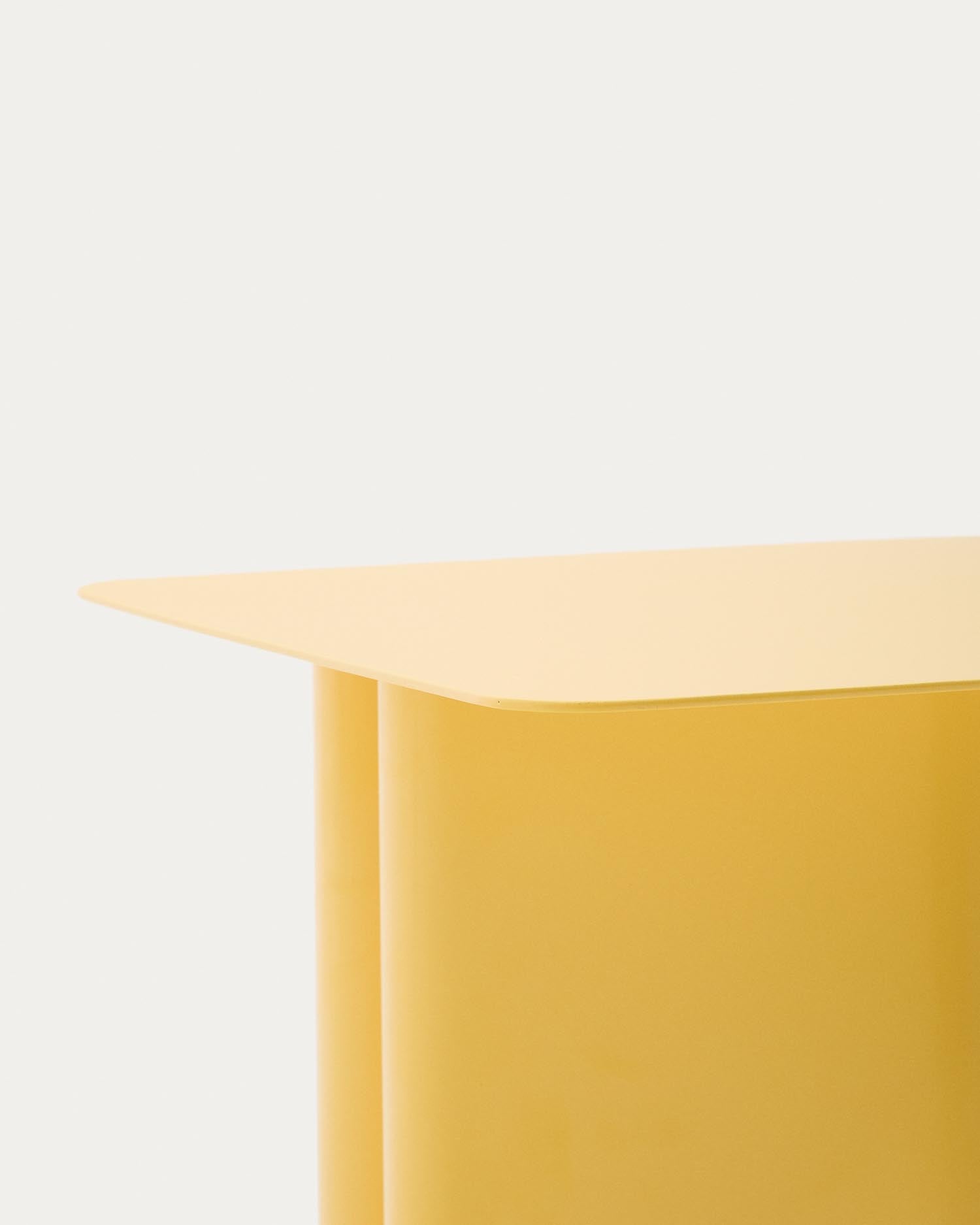 Beistelltisch Arvin aus Eisen in Gelb 42 x 42 cm in Gelb präsentiert im Onlineshop von KAQTU Design AG. Beistelltisch ist von Kave Home