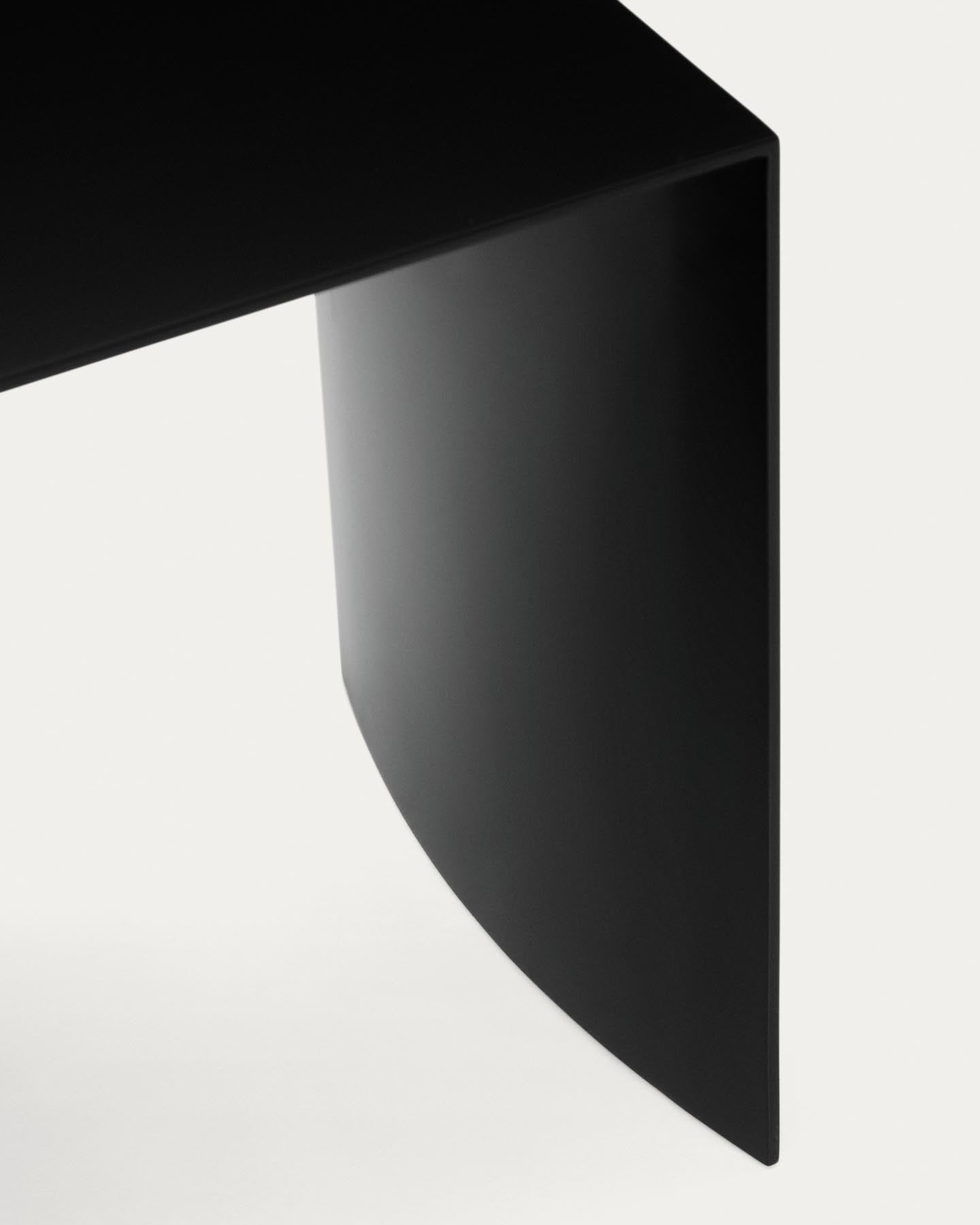 Beistelltisch Litto aus schwarz lackiertem MDF 55 x 40 cm in Schwarz präsentiert im Onlineshop von KAQTU Design AG. Beistelltisch ist von Kave Home