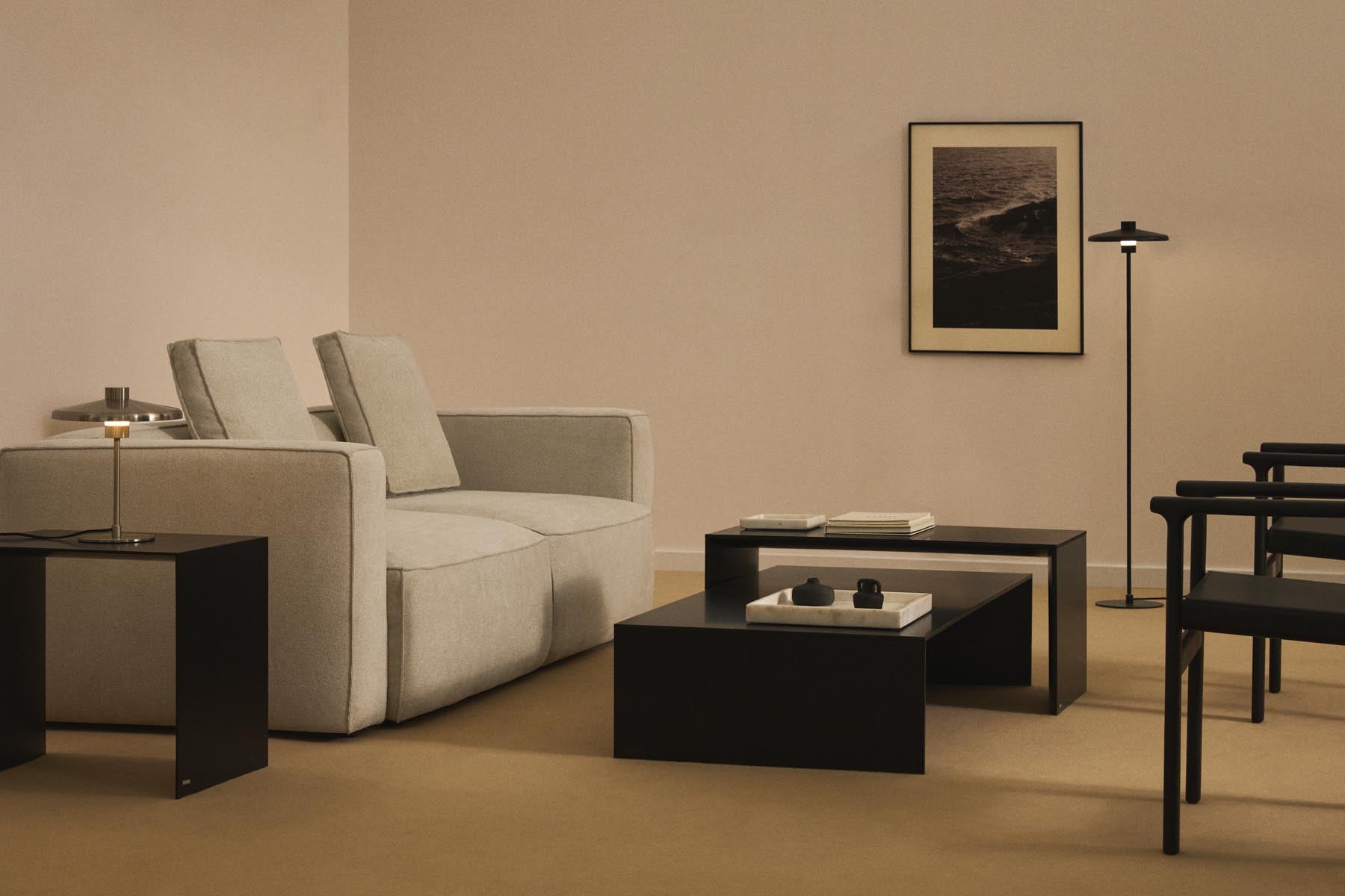 Beistelltisch Litto aus schwarz lackiertem MDF 55 x 40 cm in Schwarz präsentiert im Onlineshop von KAQTU Design AG. Beistelltisch ist von Kave Home