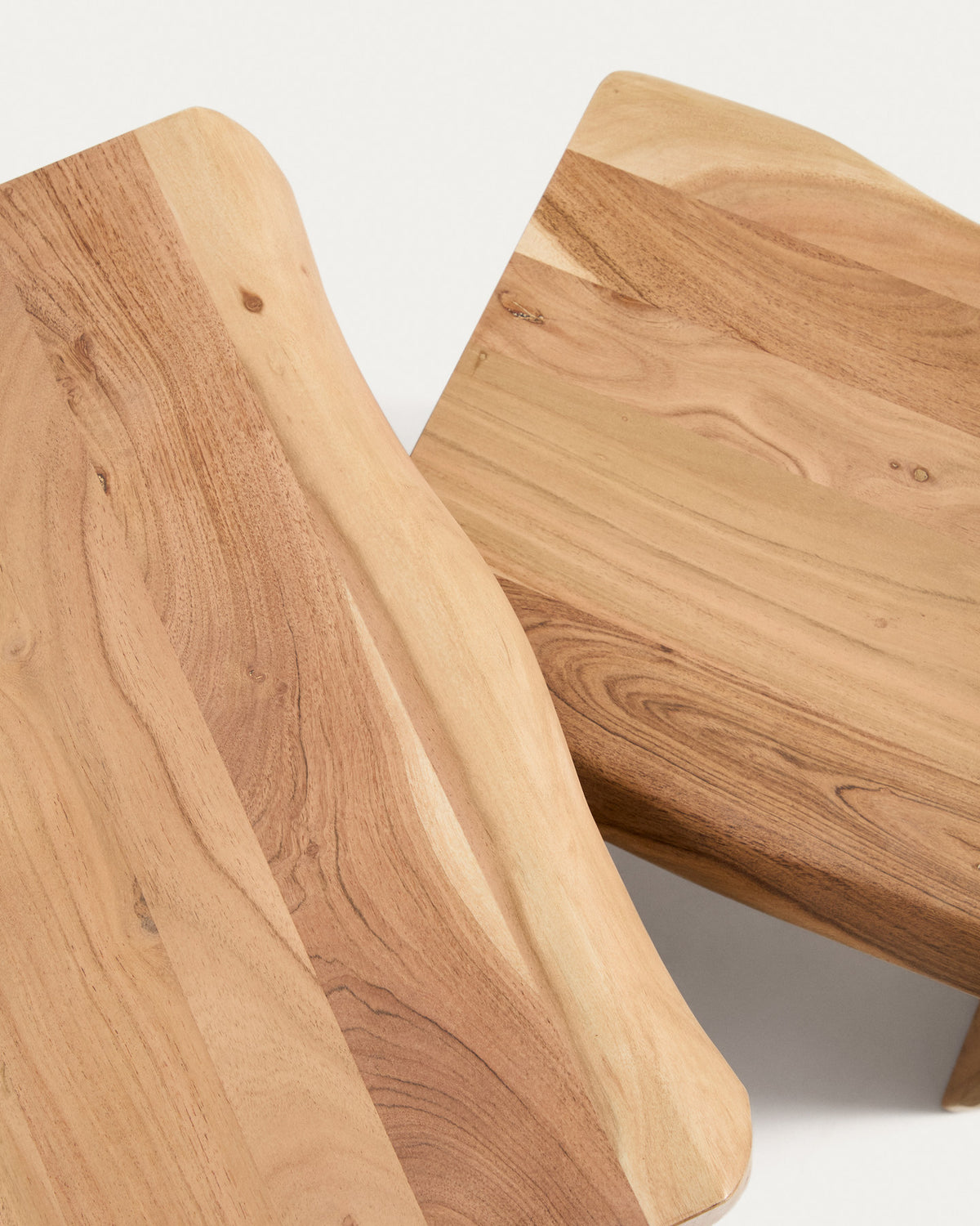 2er-Set Beistelltische Lomiri aus massivem Akazienholz mit gebleichtem Finish 50 x 42 cm / 34 x 42 cm in Natur präsentiert im Onlineshop von KAQTU Design AG. Beistelltisch ist von Kave Home
