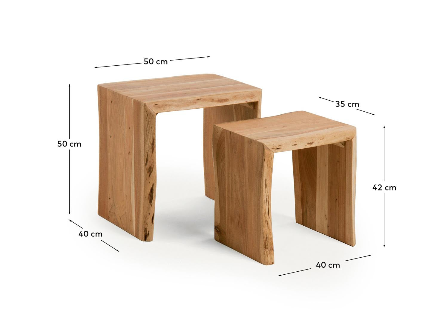 Entdecken Sie die stilvollen Beistelltische Lomiri aus massivem Akazienholz mit elegantem gebleichtem Finish – ideal für jedes Zuhause.