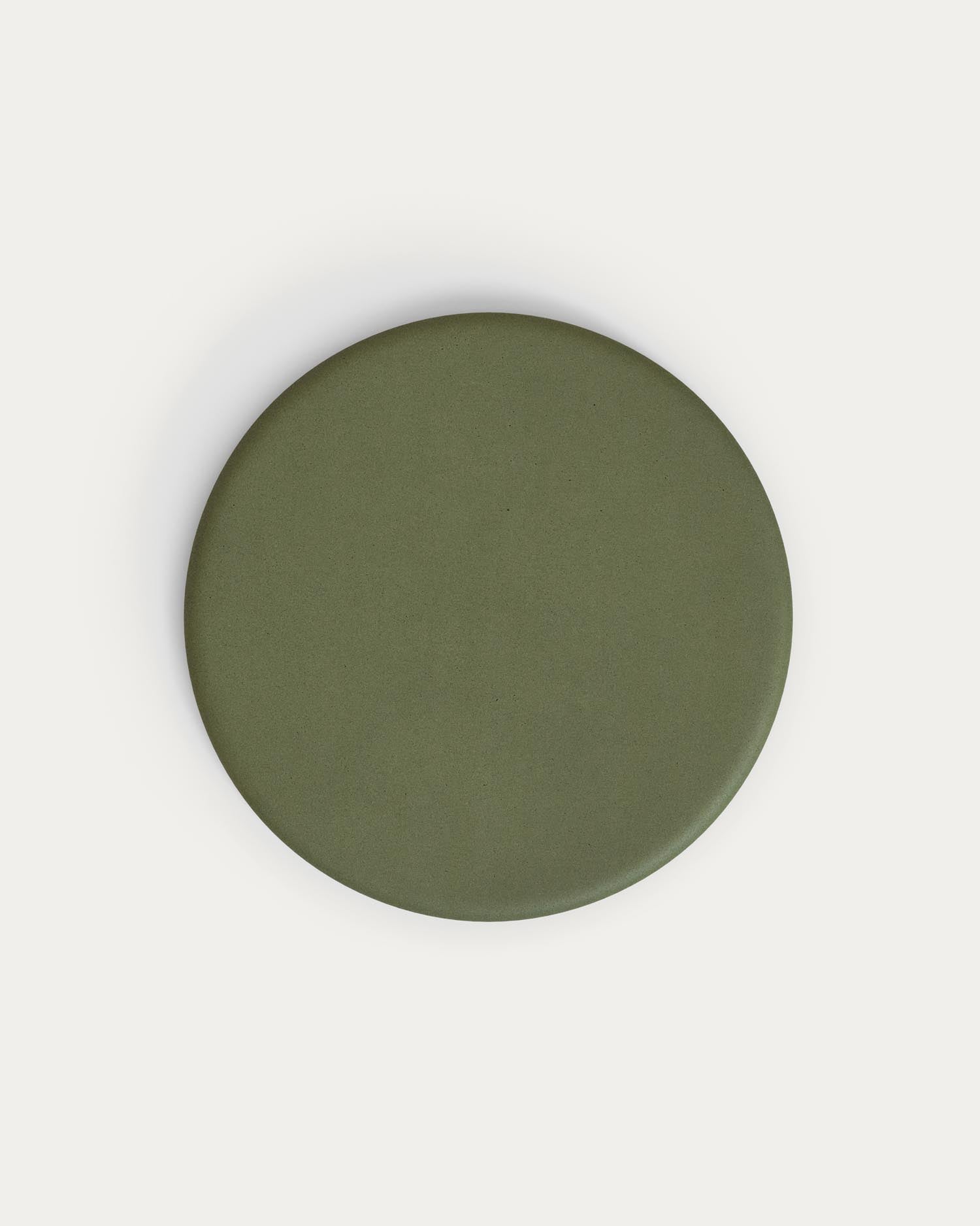 Hoher, runder Outdoor-Tisch Esilda mit Tischplatte aus grünem Zement Ø 70 cm und grünem Stahlfuß Ø 55 x 96 cm in Khaki präsentiert im Onlineshop von KAQTU Design AG. Hochtisch Outdoor ist von Kave Home
