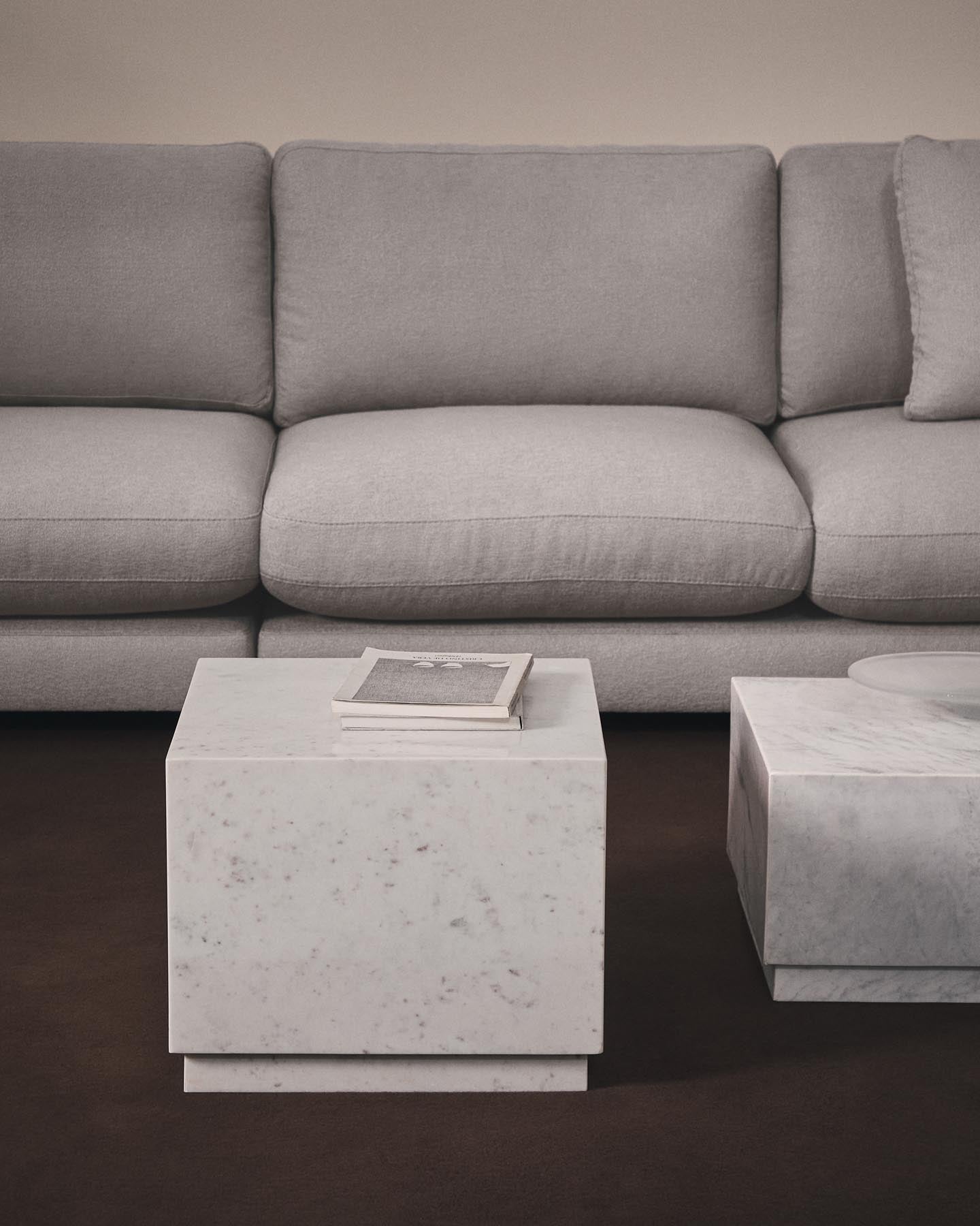 Beistelltisch Sorein aus weißem Marmor, 40 x 40 cm in Weiß präsentiert im Onlineshop von KAQTU Design AG. Beistelltisch ist von Kave Home