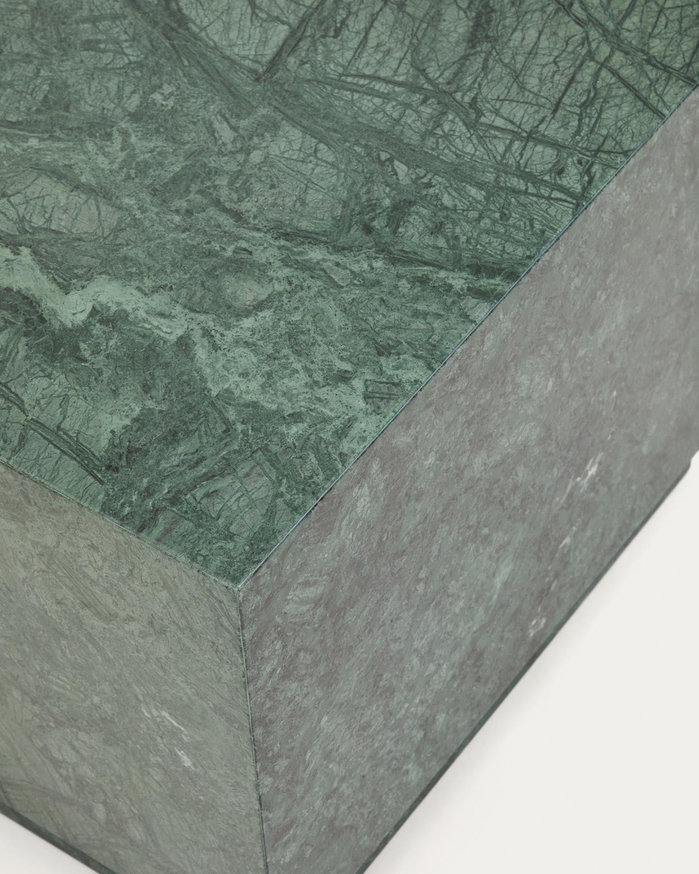 Beistelltisch Sorein aus grünem Marmor, 50 x 50 cm in Grün präsentiert im Onlineshop von KAQTU Design AG. Beistelltisch ist von Kave Home