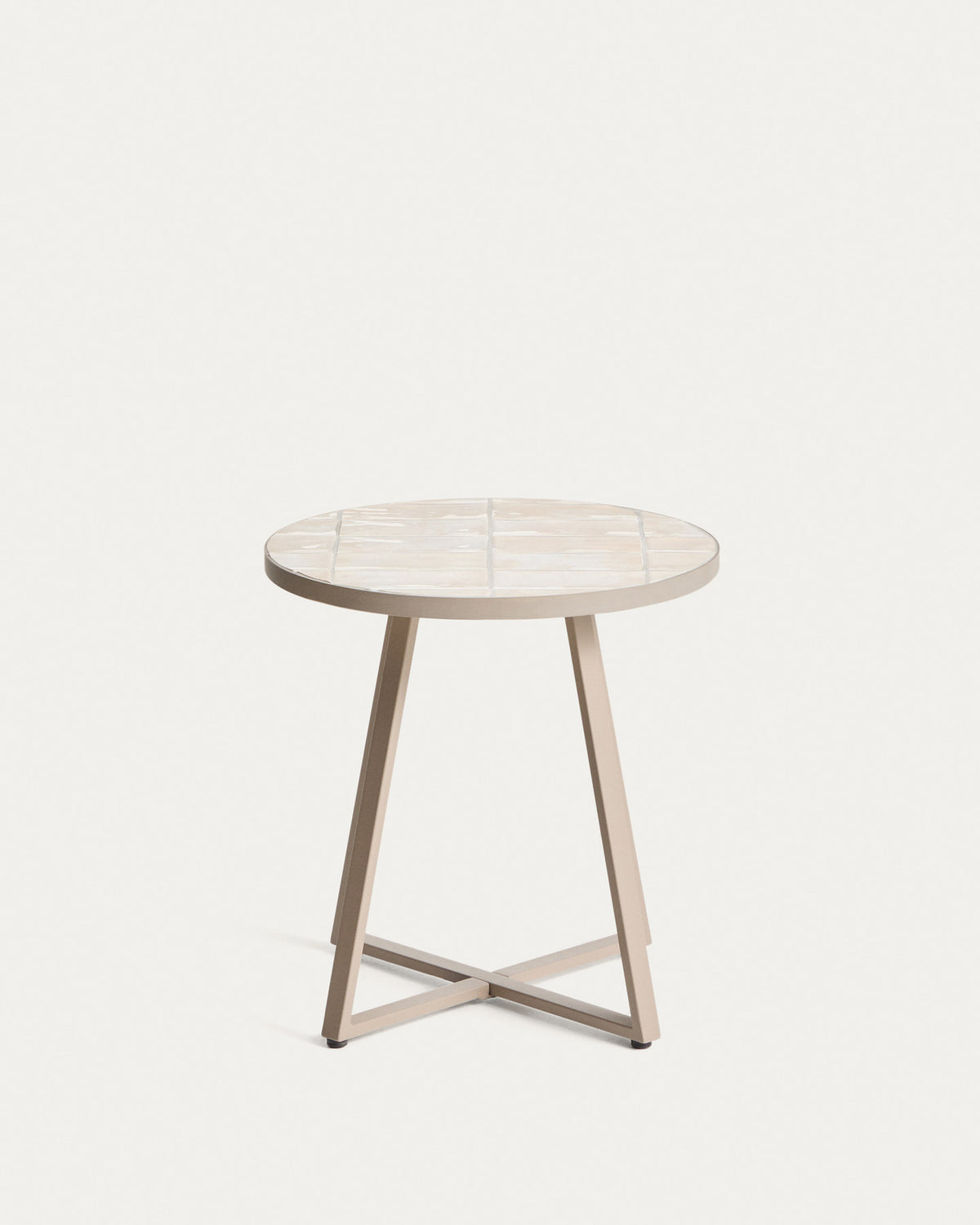 Runder Beistelltisch Tella aus verzinktem Stahl mit beigen Fliesen Ø45 cm in Ecru, Beige, Weiss präsentiert im Onlineshop von KAQTU Design AG. Beistelltisch Outdoor ist von Kave Home